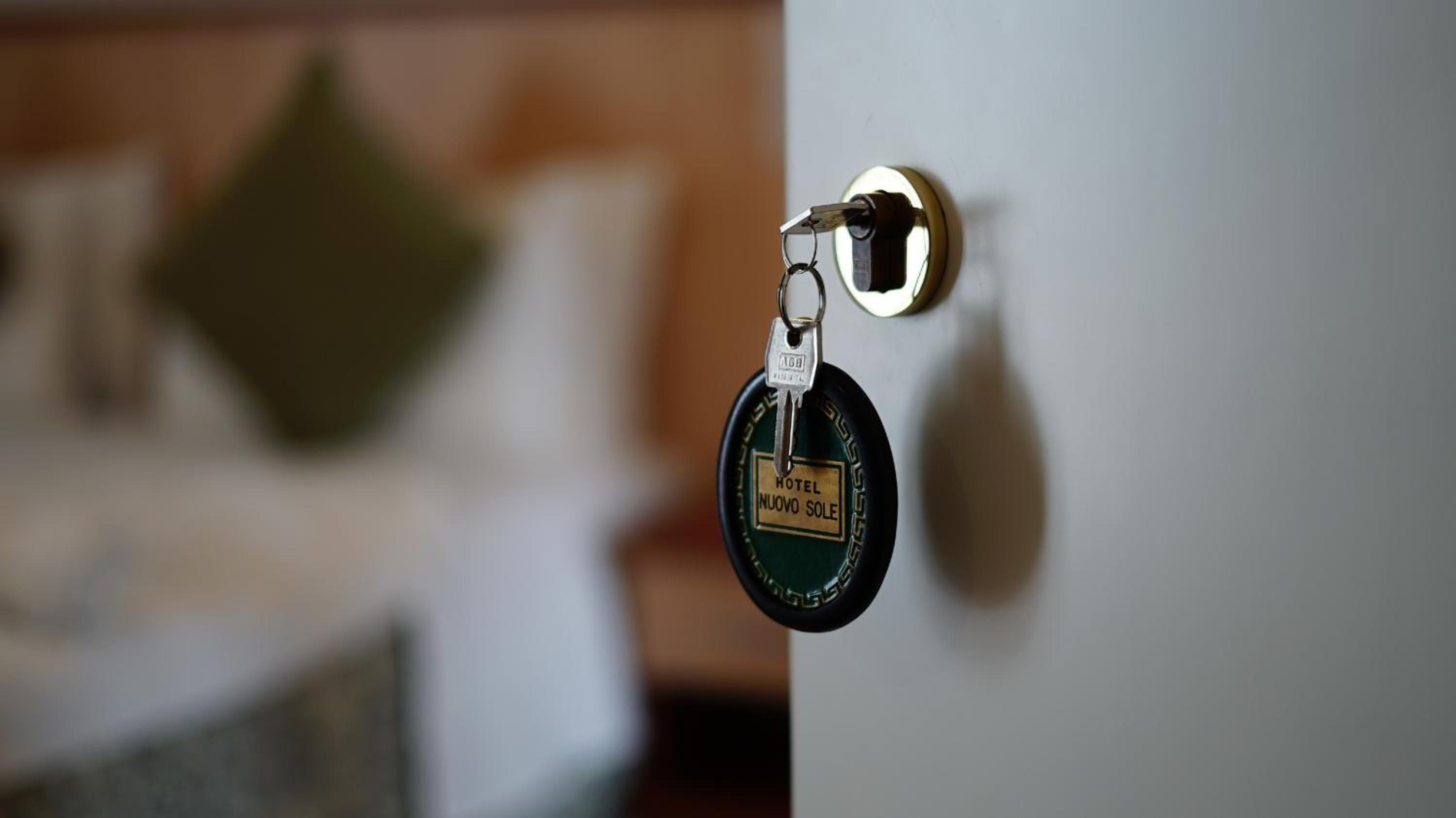 Double or Twin Room with Private Bathroom - Photo 1