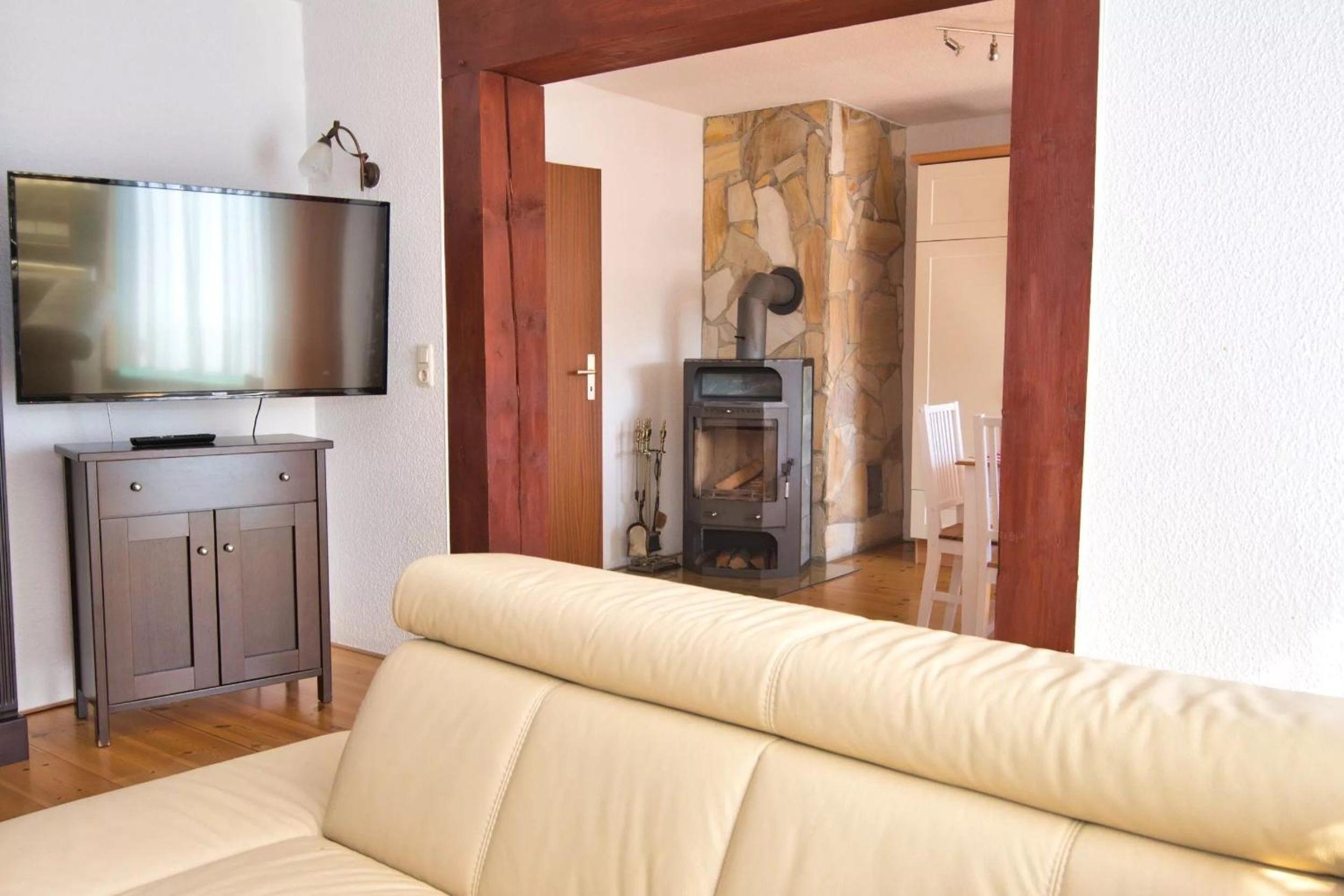 One-Bedroom Apartment with Balcony and Terrace photo 2
