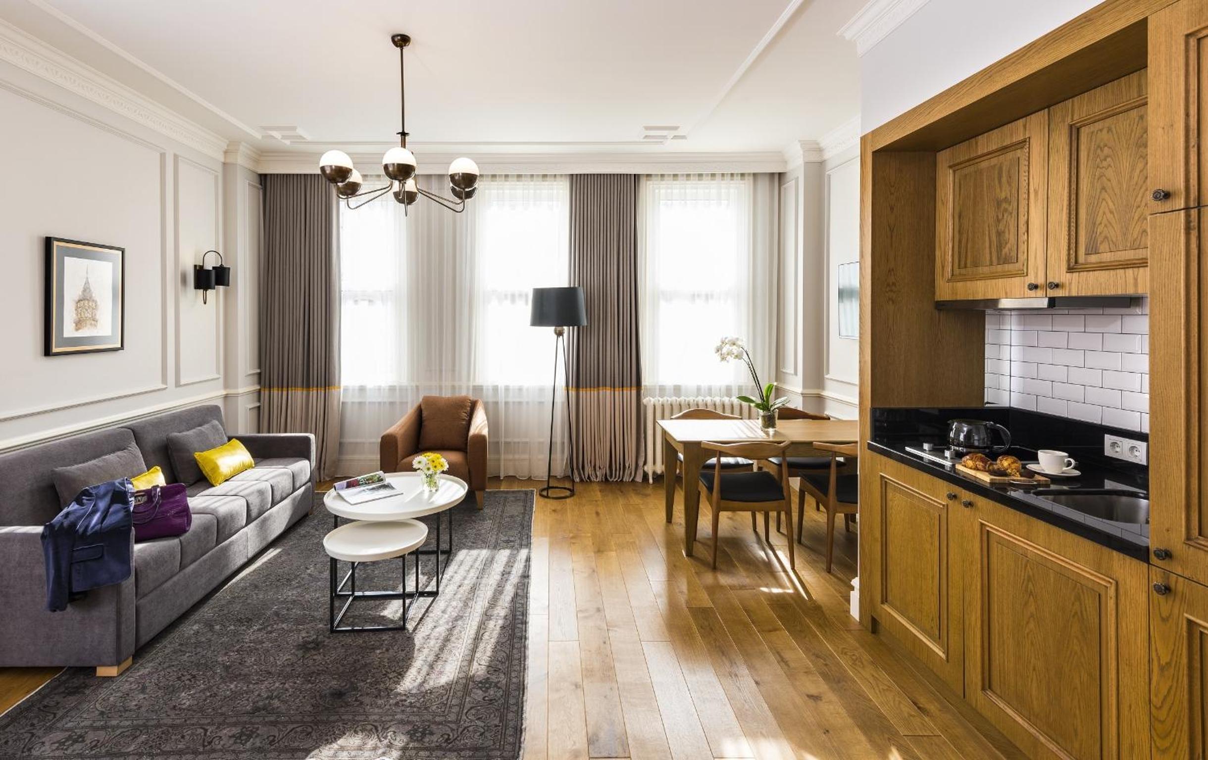 Deluxe Suite photo 1