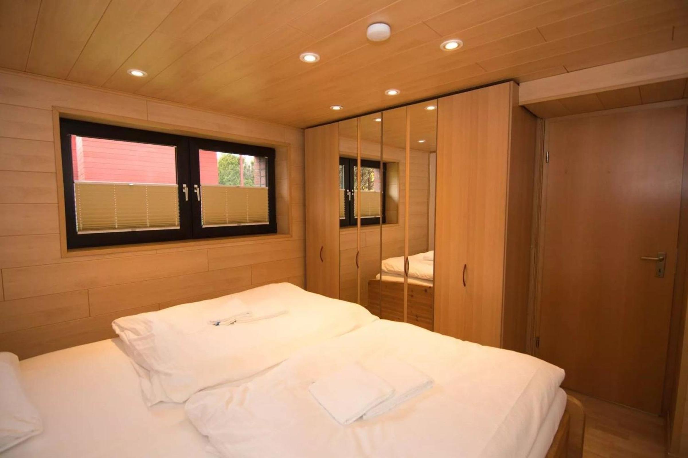 One-Bedroom Apartment with Terrace photo 1