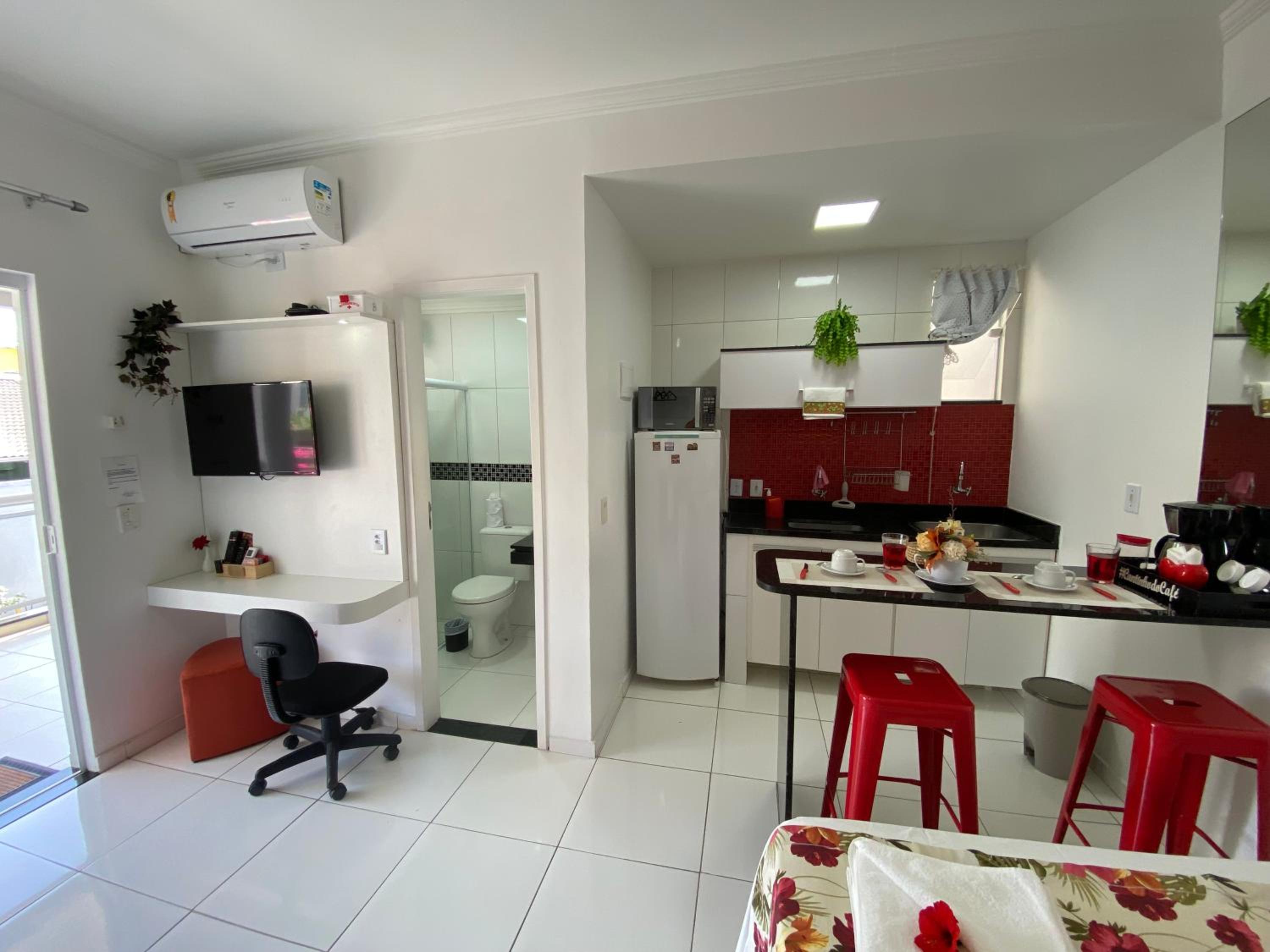 Quadruple Room with Balcony - Photo 5