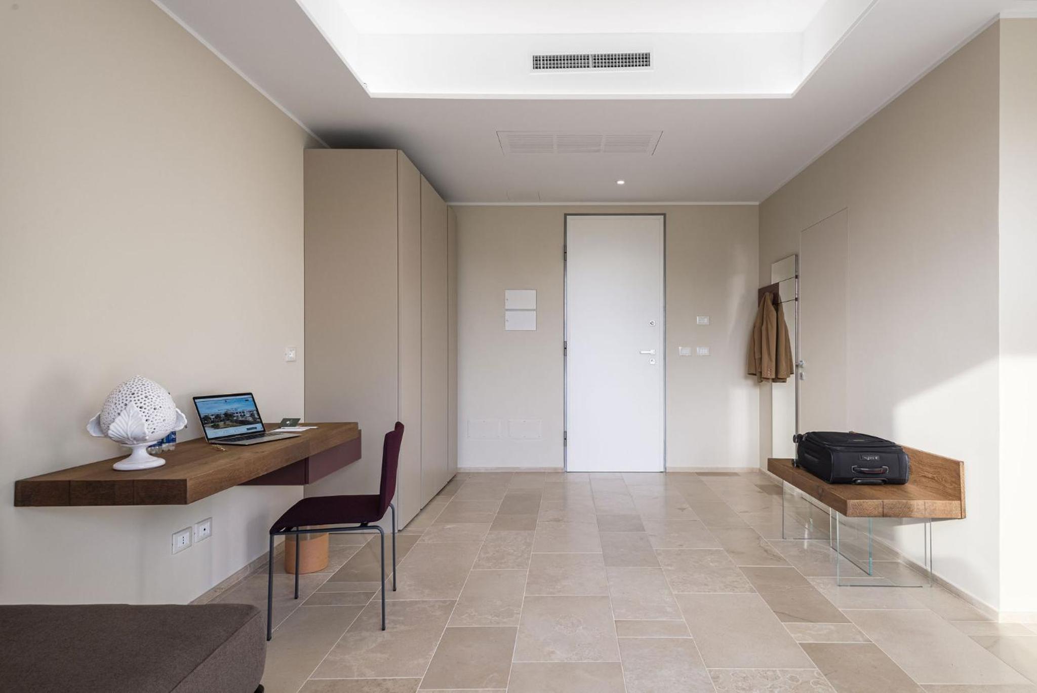 Junior Suite with Terrace or Patio - Photo 5