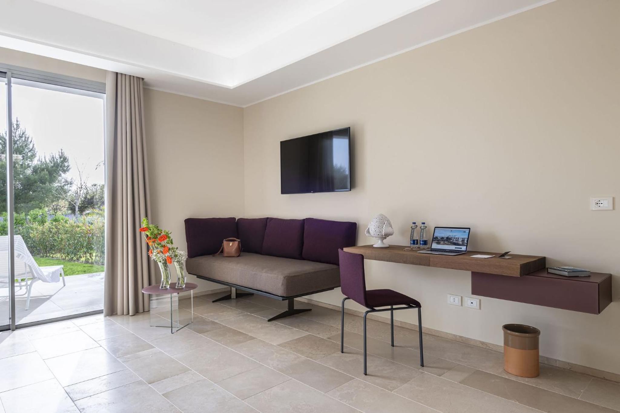 Junior Suite with Terrace or Patio - Photo 4
