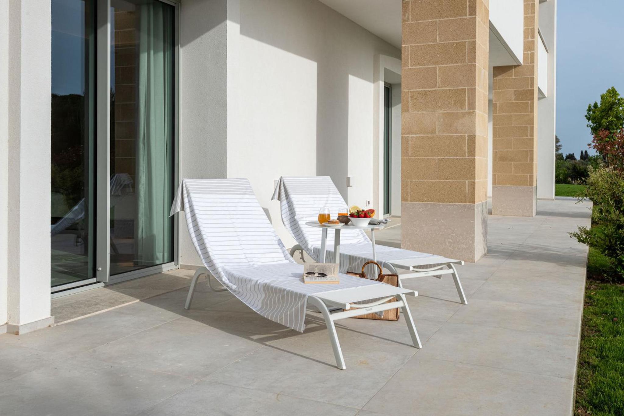 Junior Suite with Terrace or Patio - Photo 8