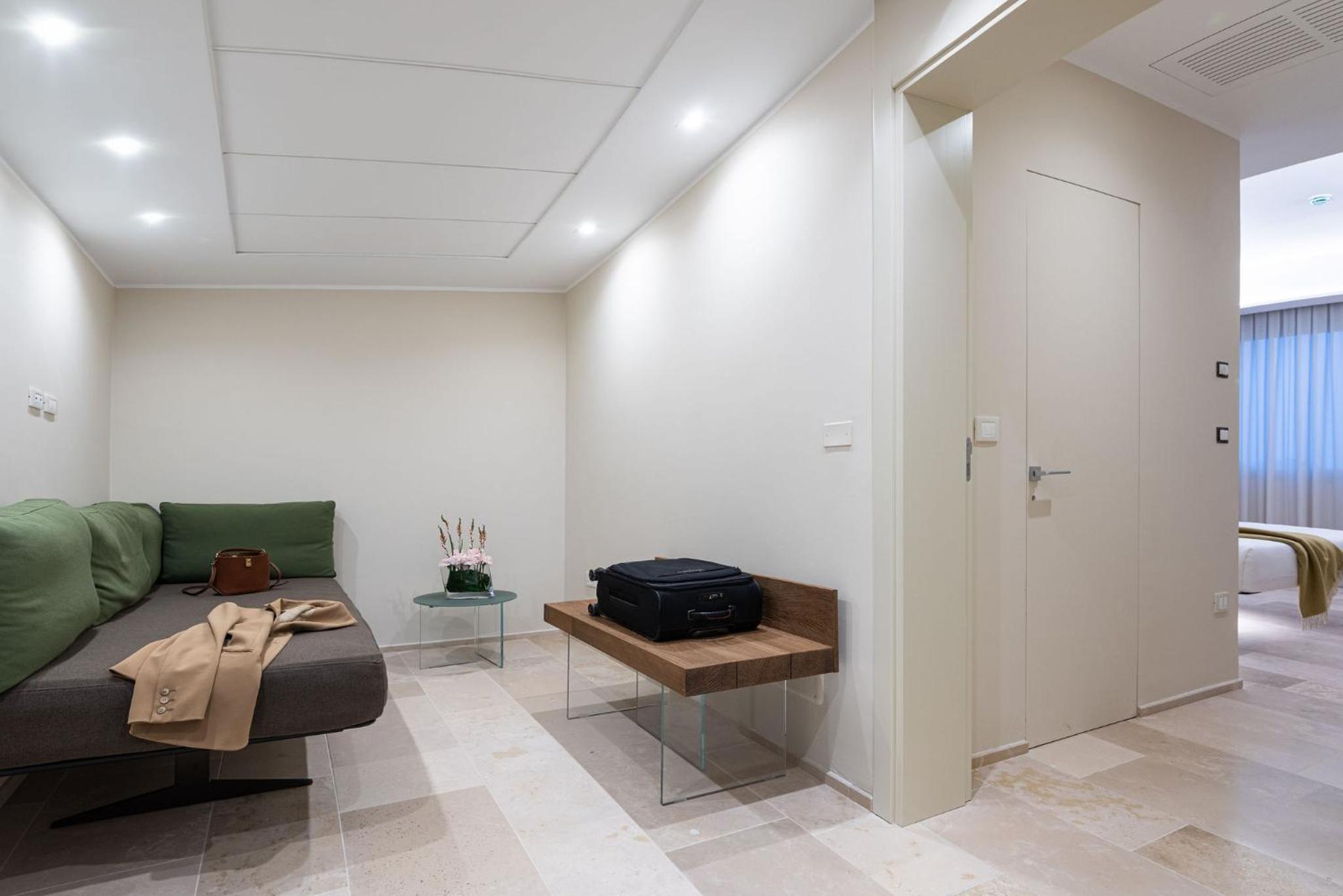 Suite - Photo 4