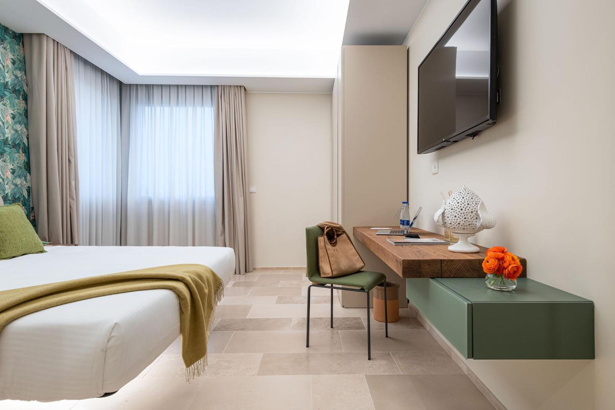 Suite - Photo 3