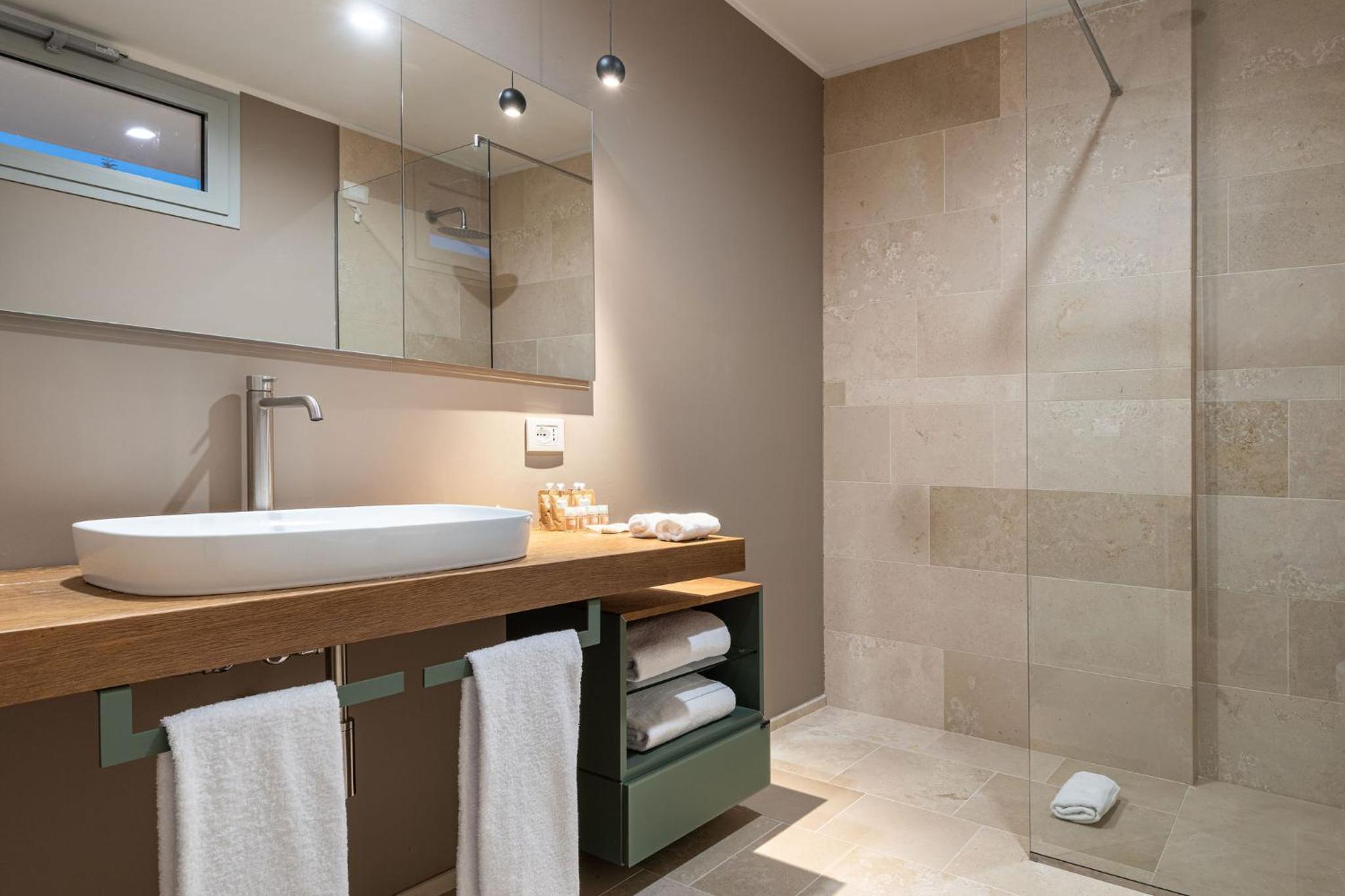 Suite - Photo 6