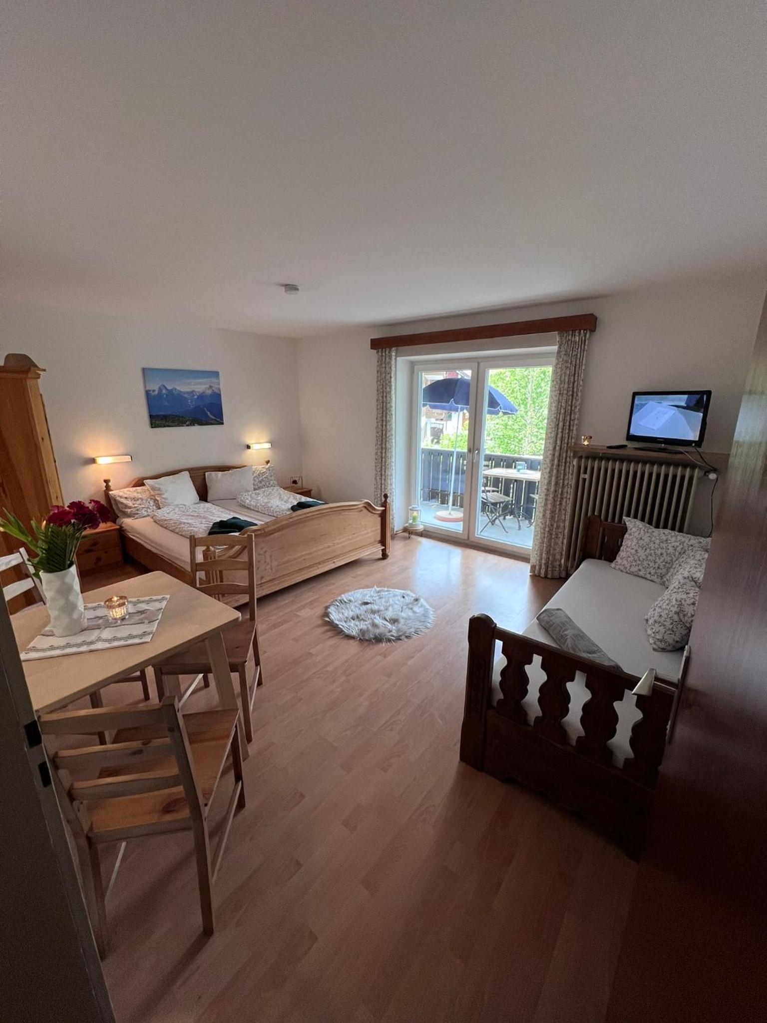 Basic Triple Room photo 1
