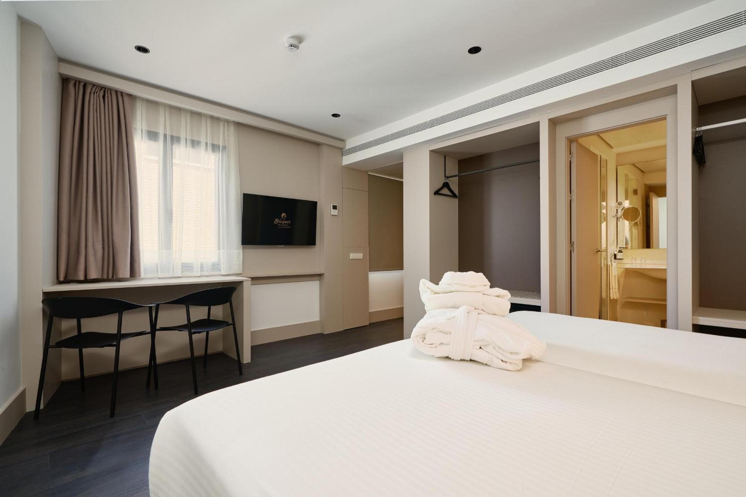 Standard Double Room - Photo 1