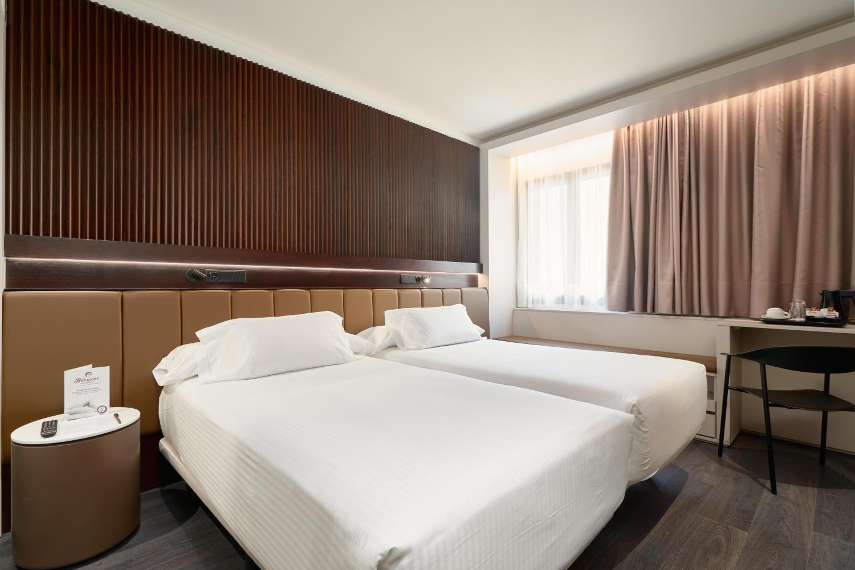 Standard Double Room - Photo 2