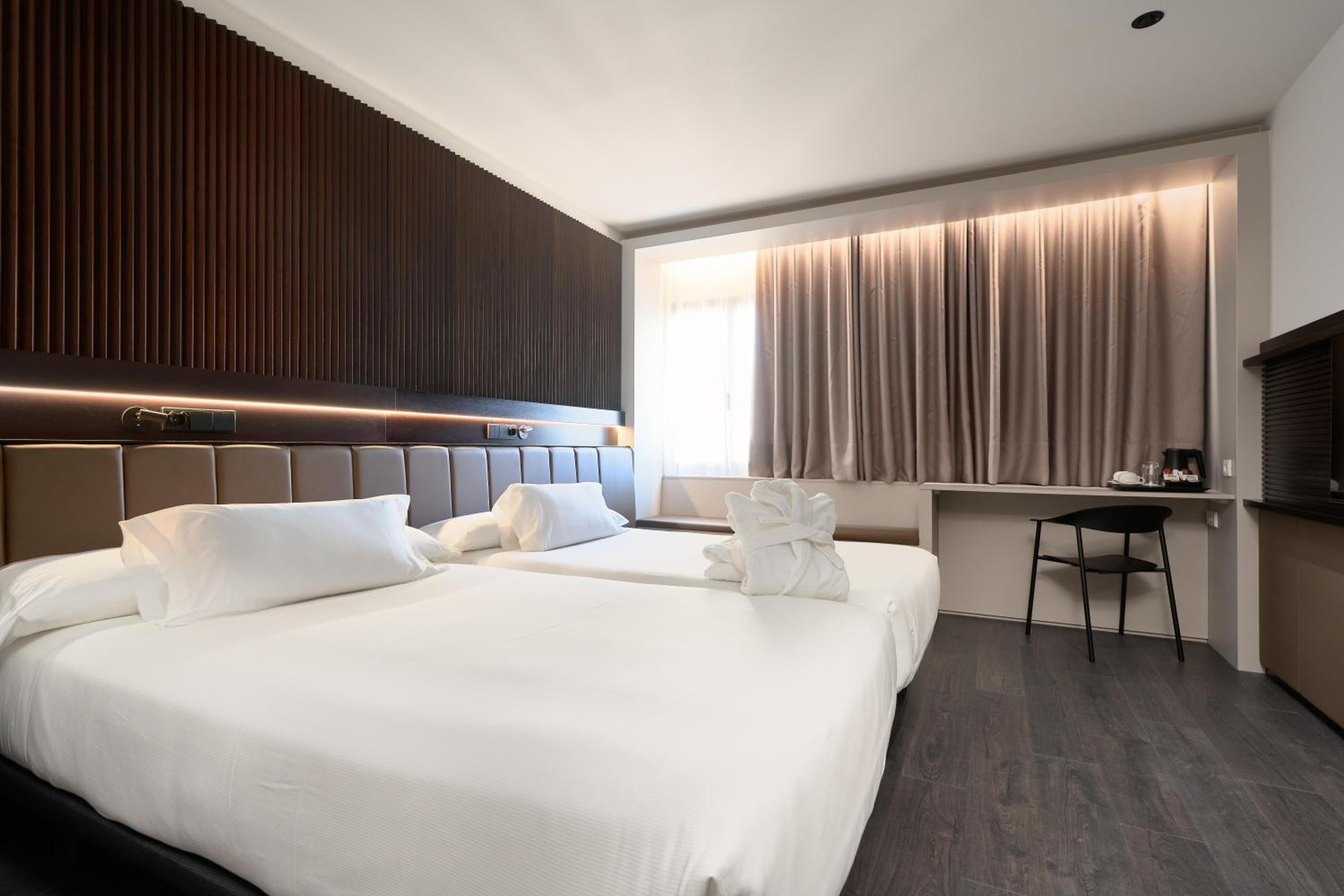 Premium Double Room - Photo 1