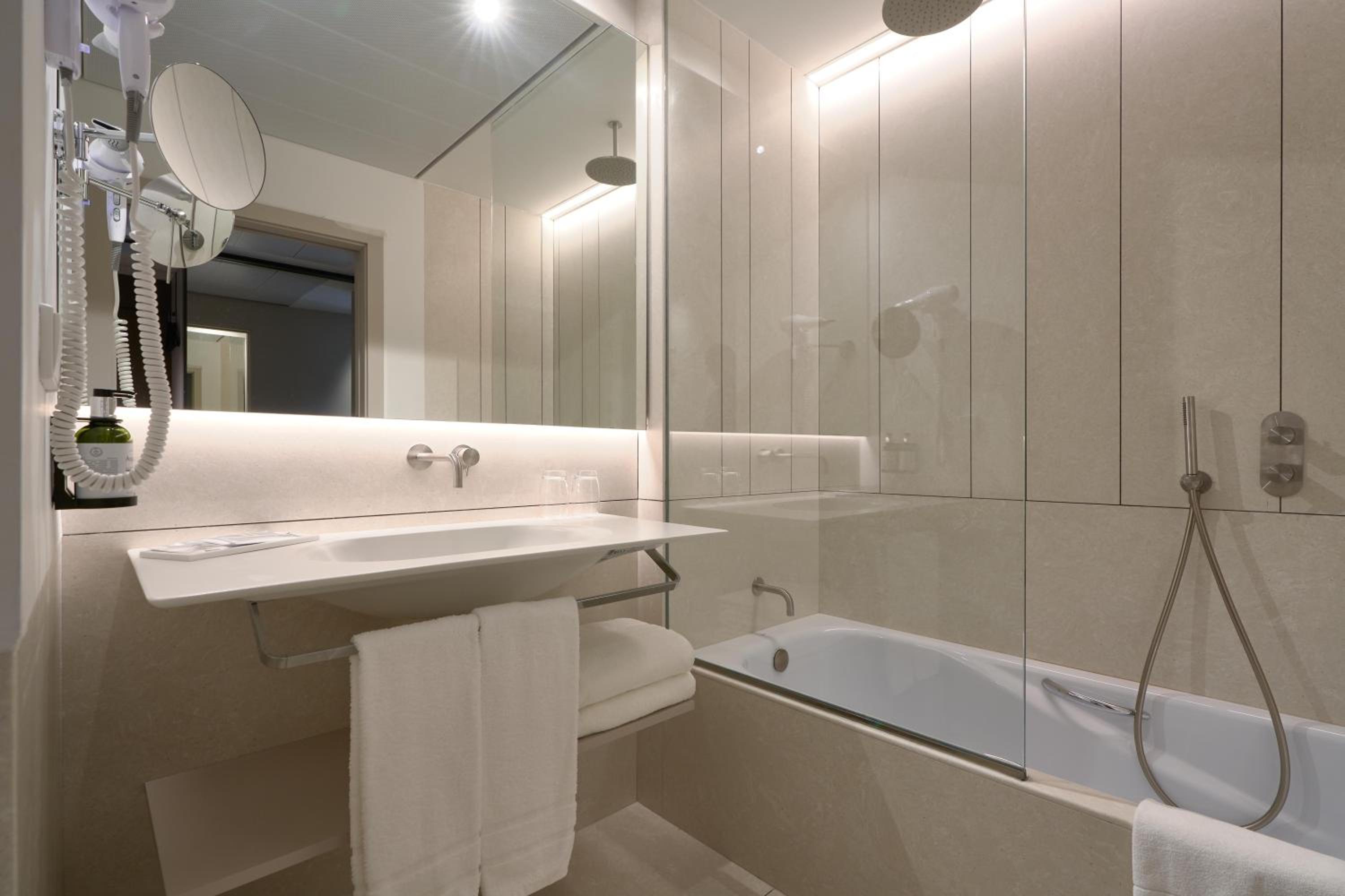 Premium Double Room - Photo 4