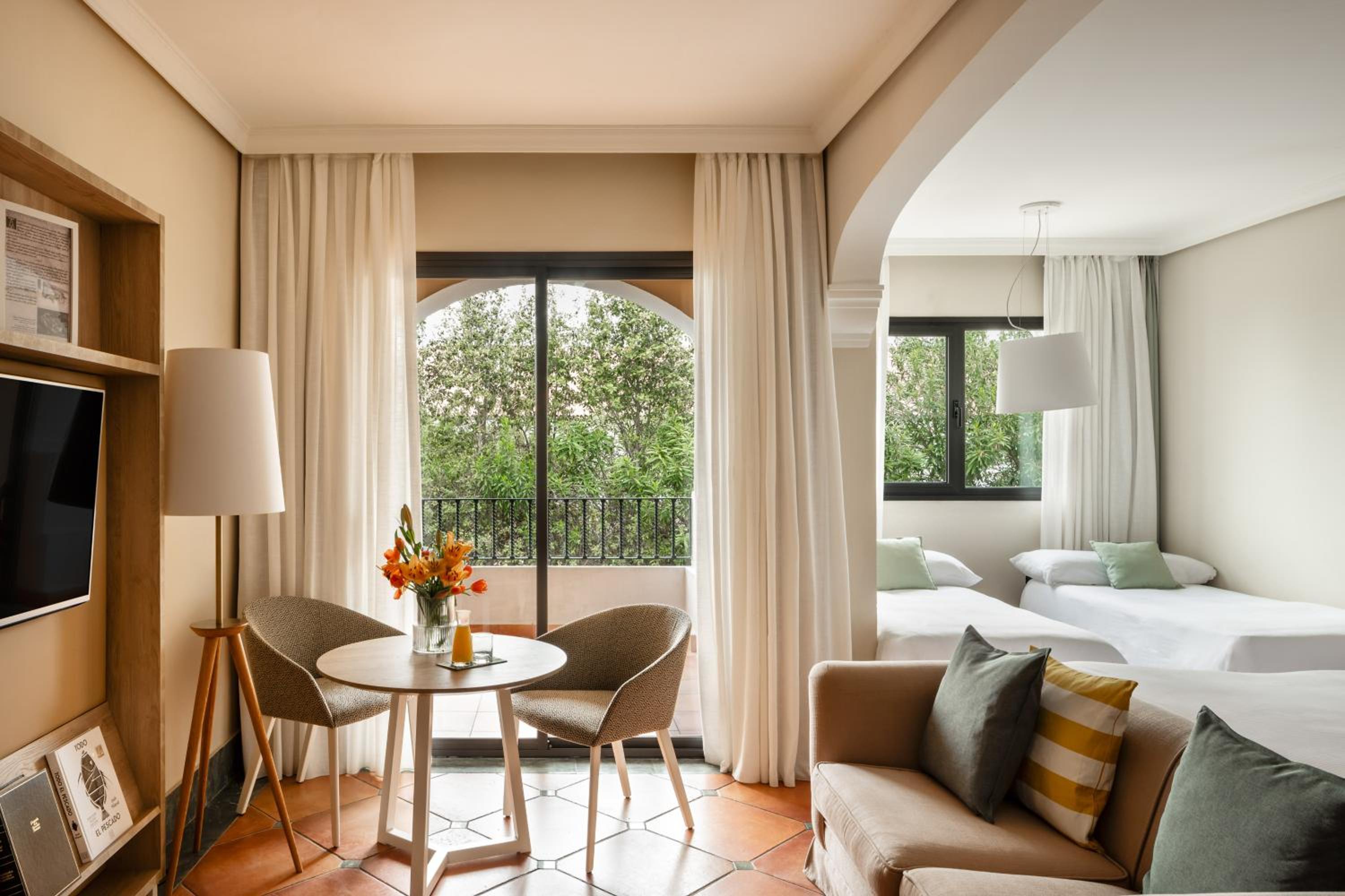 Premium Family Room (4 Adults) - Photo 1