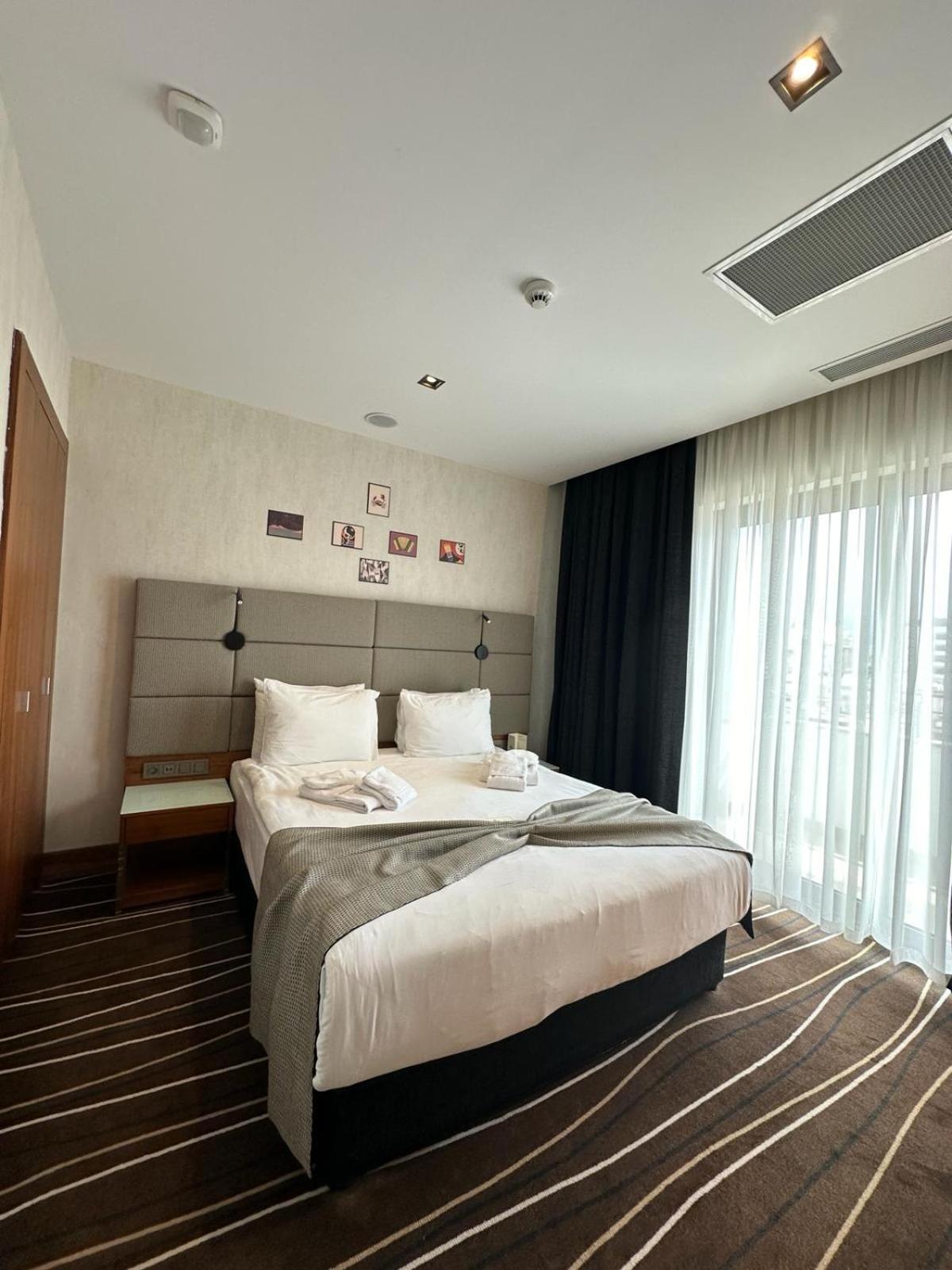 Deluxe Bosphorus Suite Balcony Room thumbnail 5