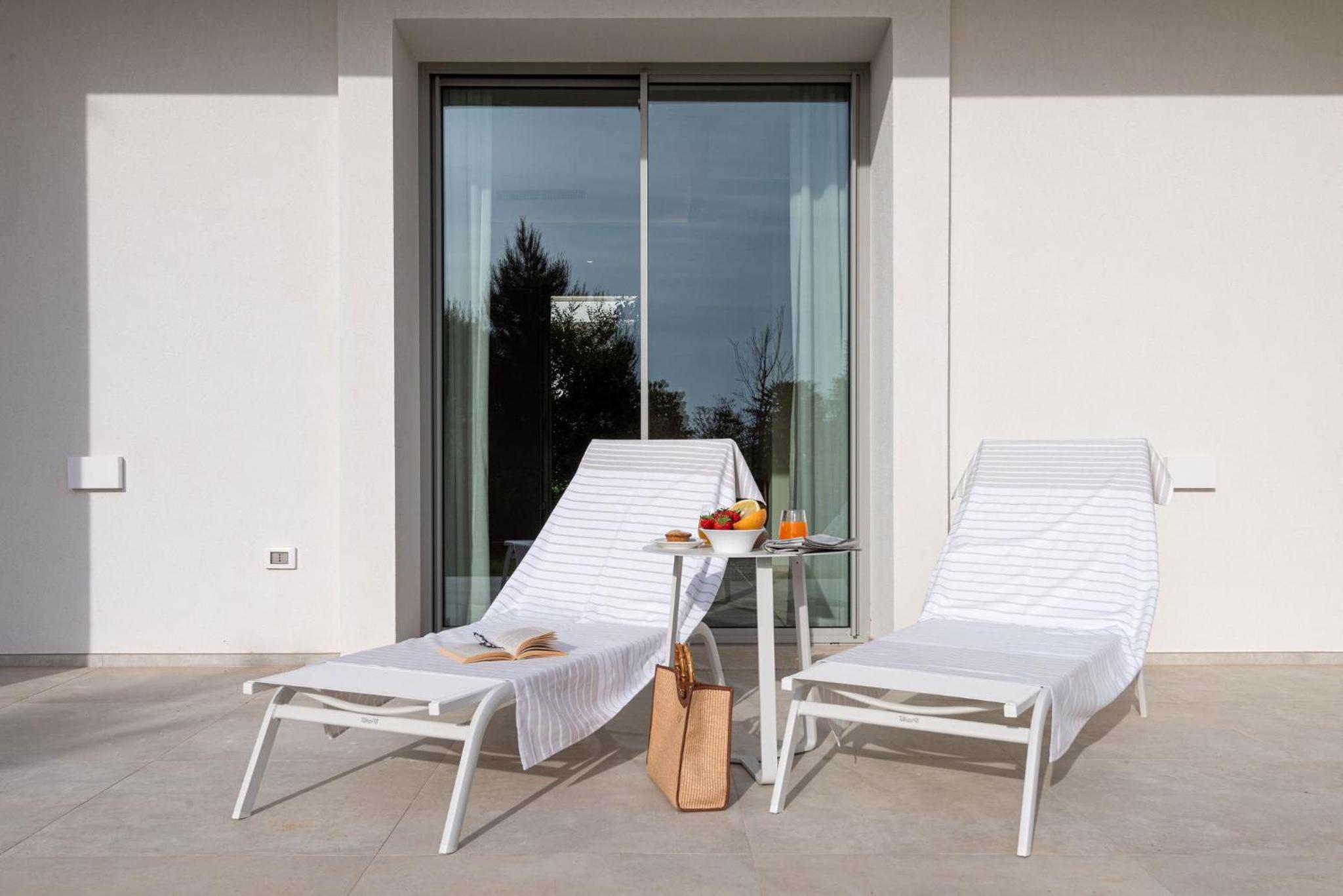 Suite with Terrace or Patio - Photo 5