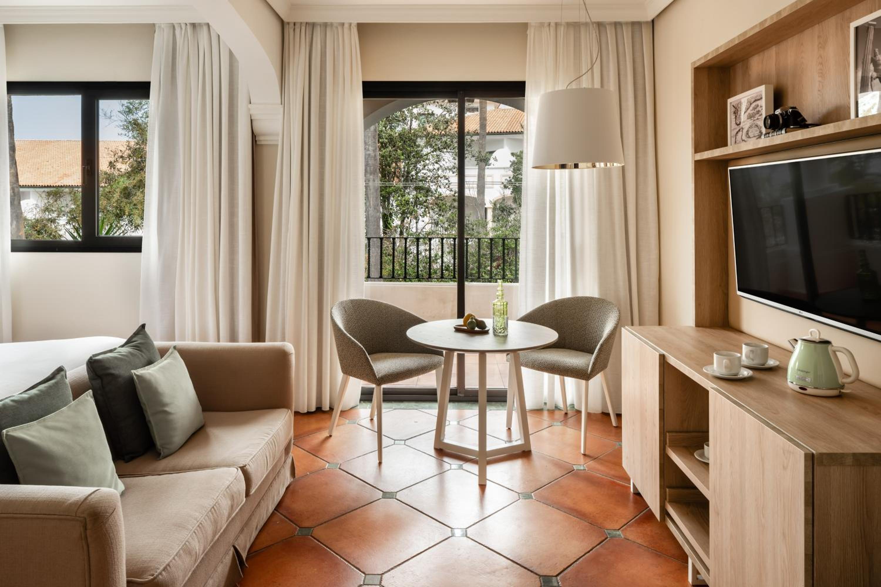 Premium Room - Photo 11