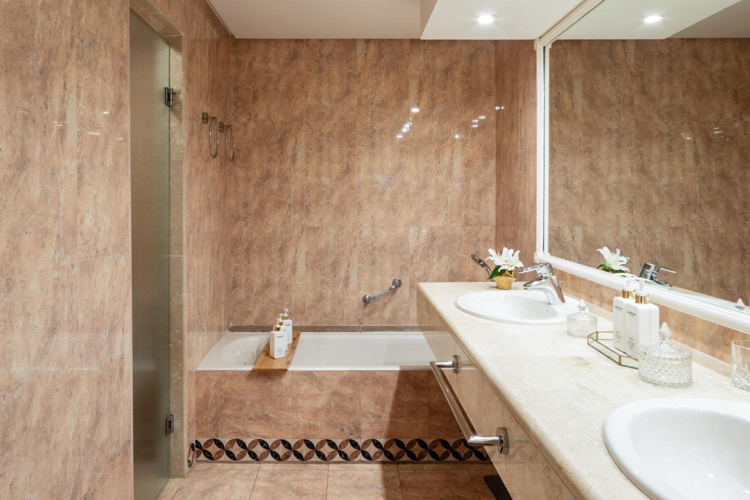 Premium Room - Photo 10