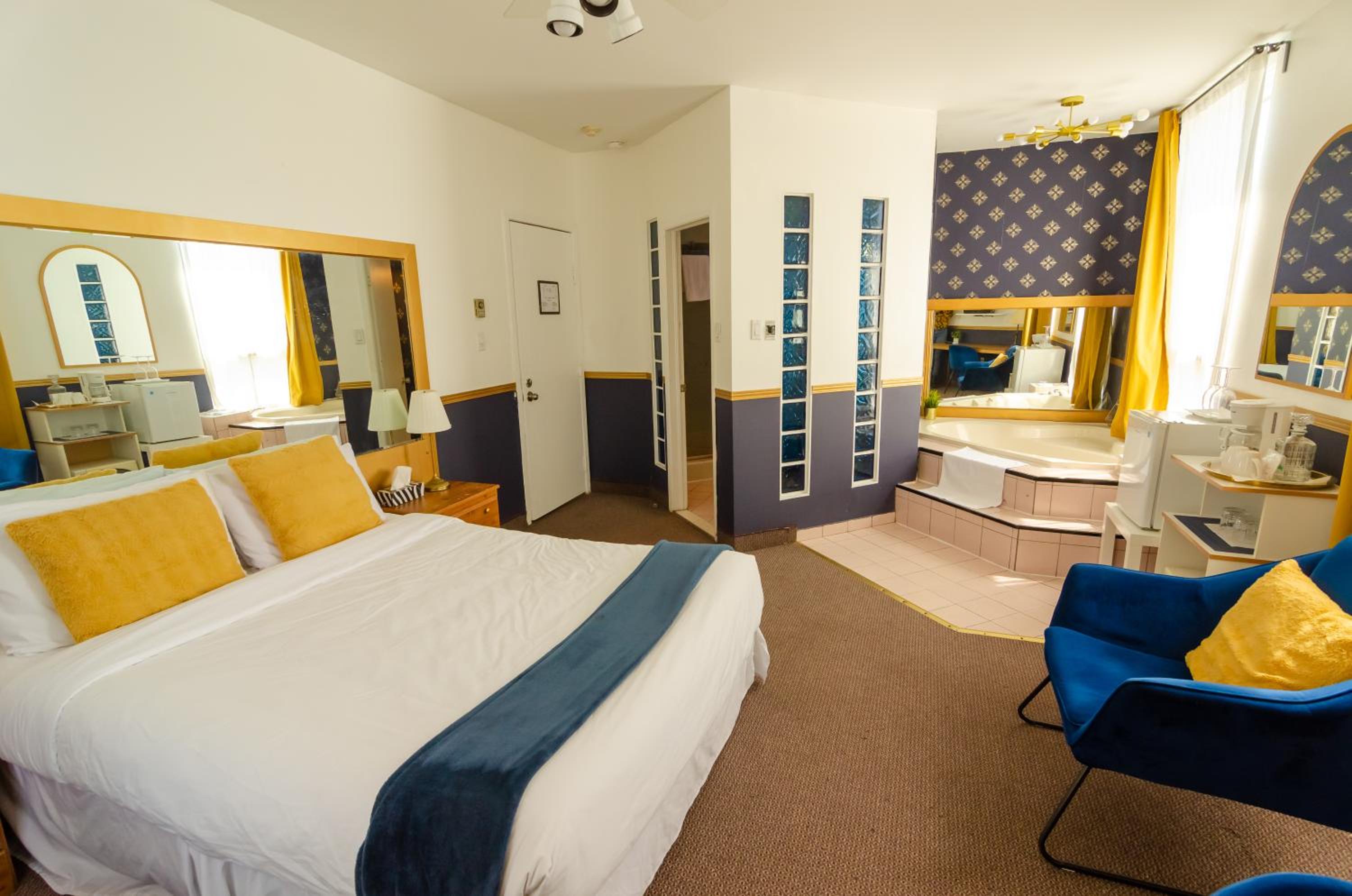 Suite with Spa Bath