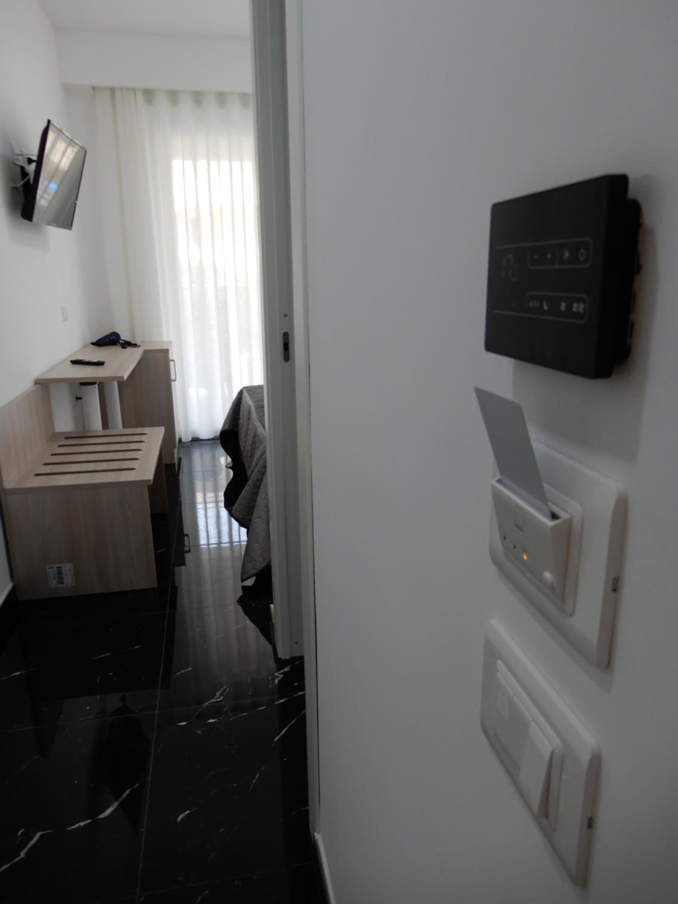 Double Room - Photo 13