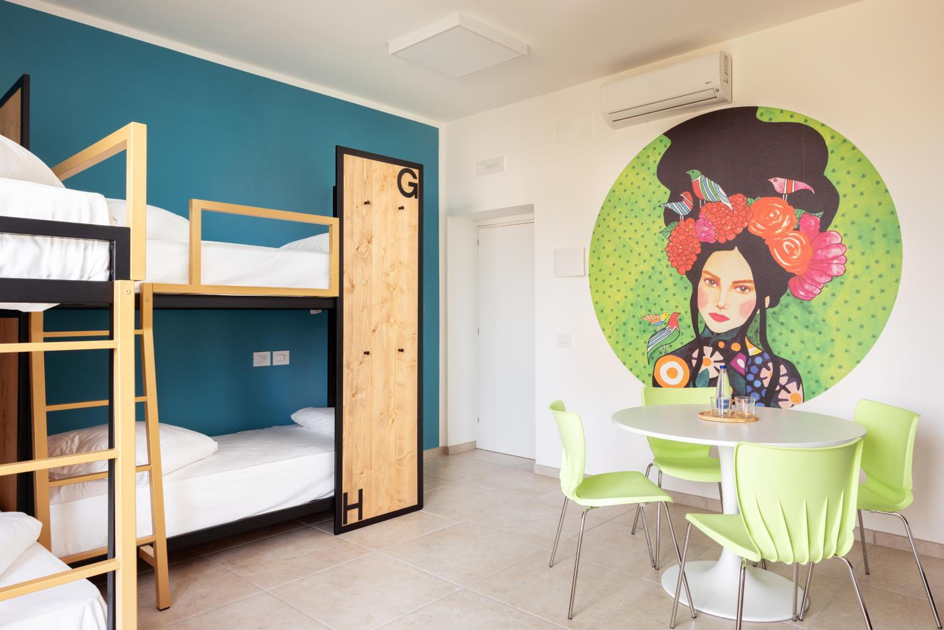 Mixed Dormitory Room photo 2