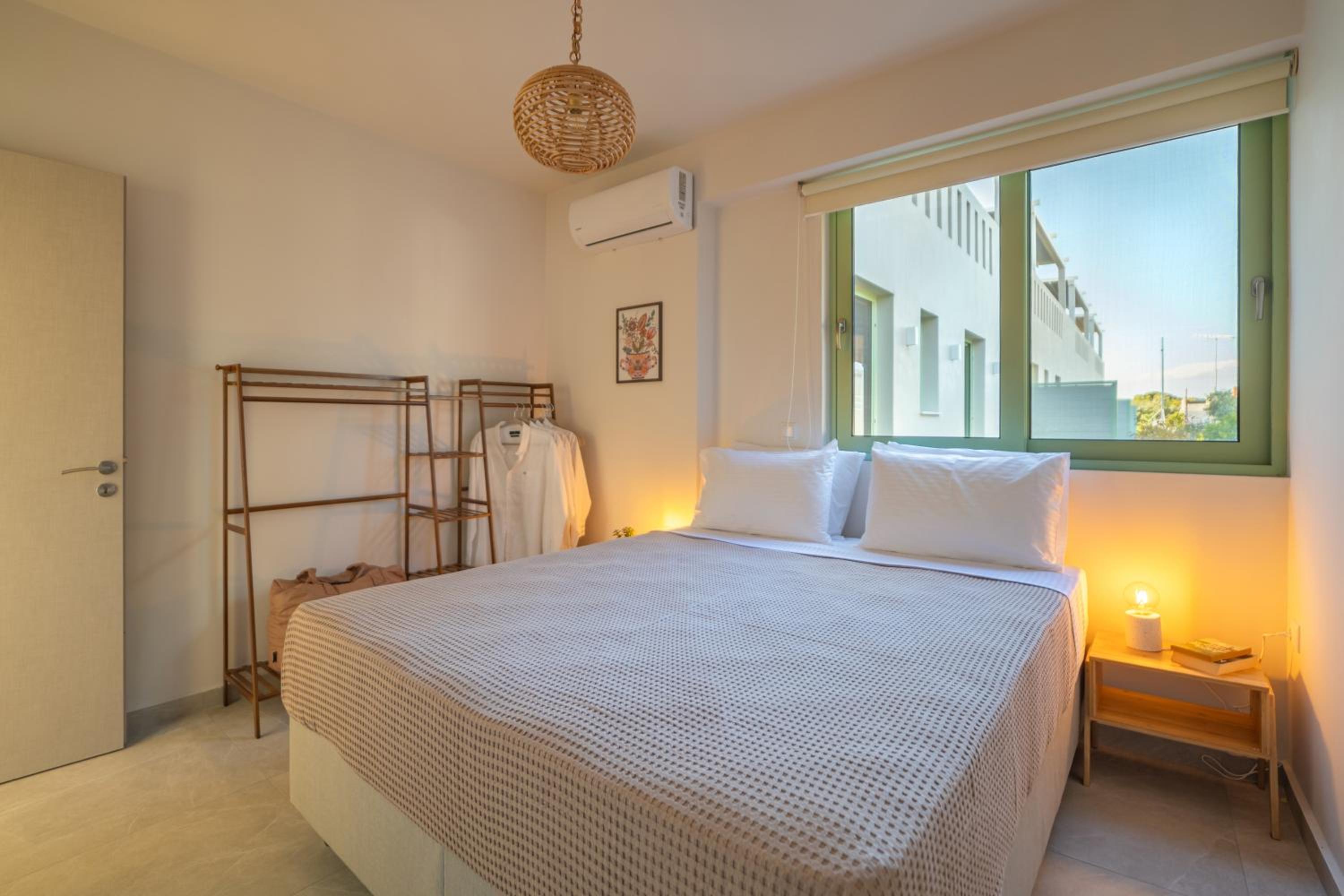 Deluxe Two-Bedroom Apartment with Garden View photo 2
