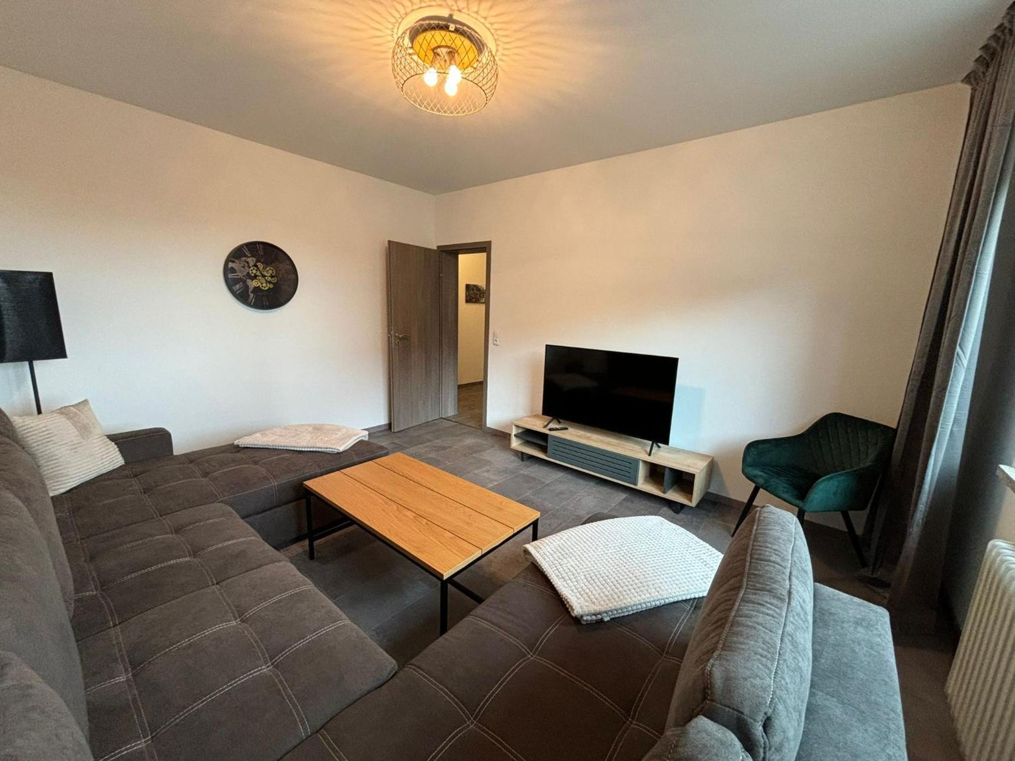One-Bedroom Apartment photo 3