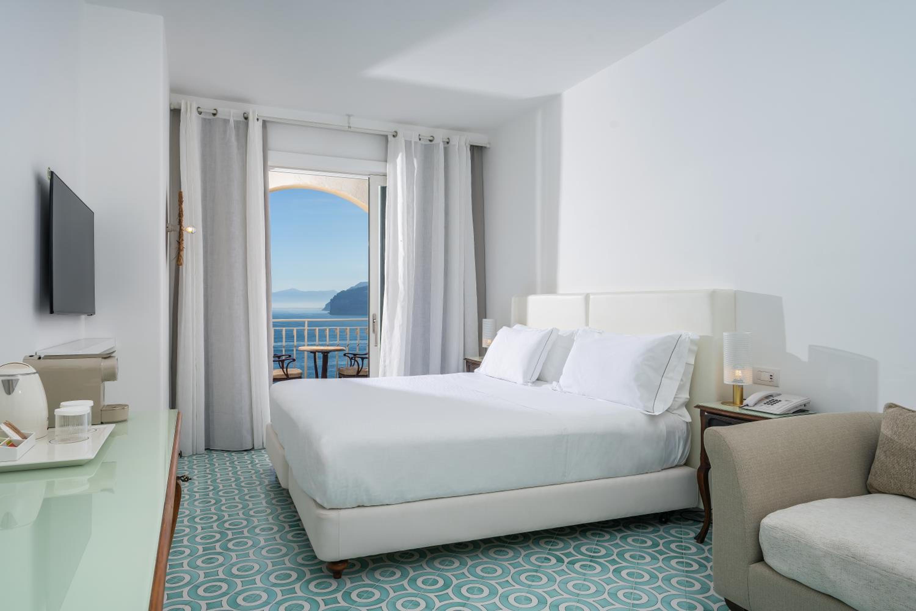 Superior Room with Balcony and Sea View - Photo 1