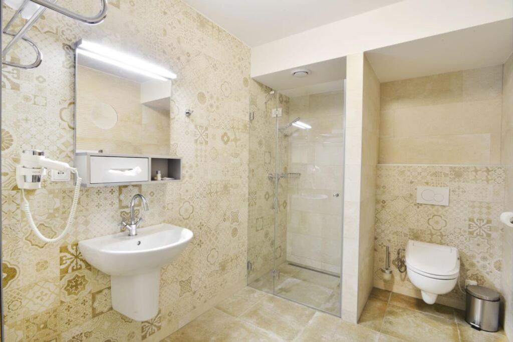 Classic Double Room - Photo 5