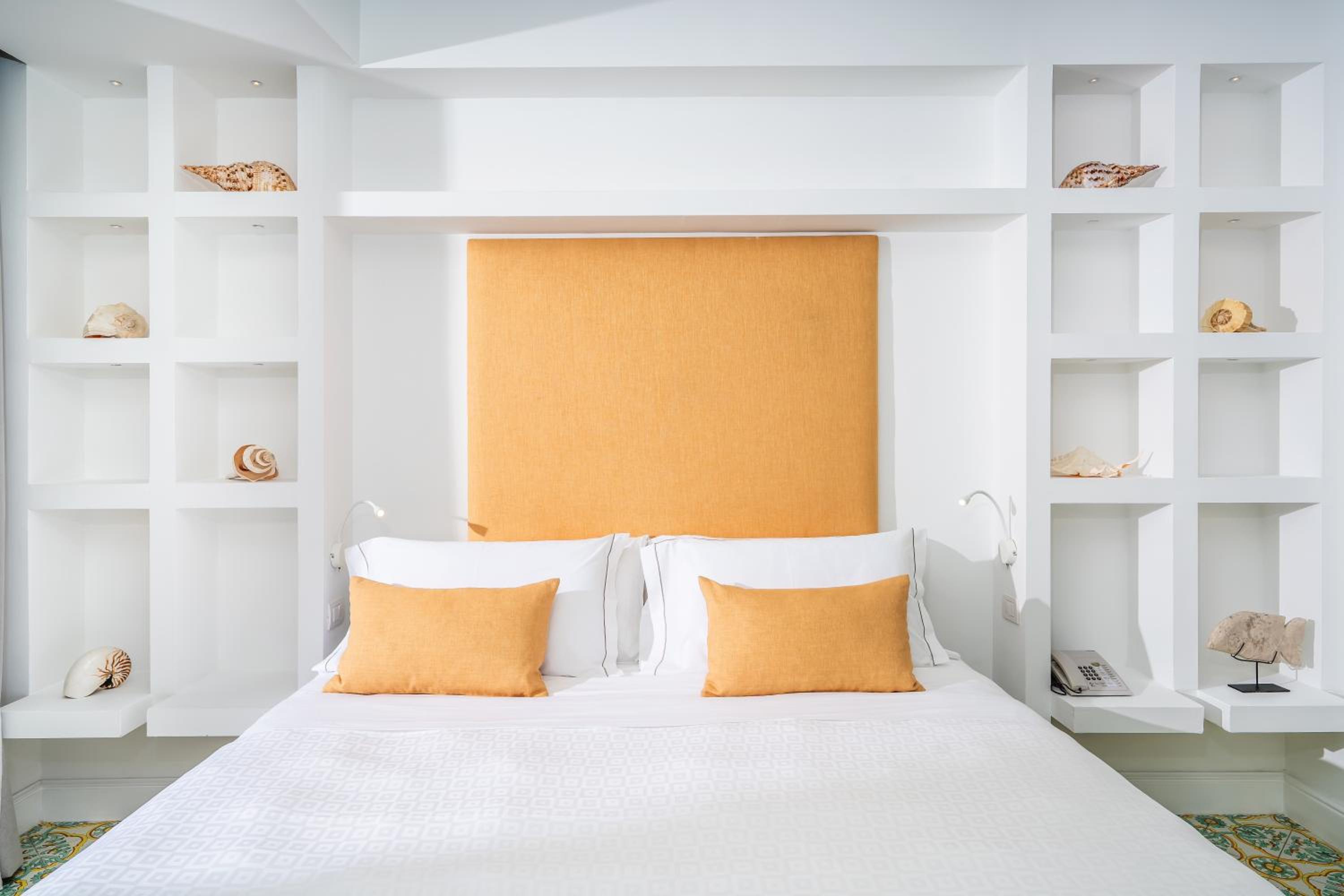 Deluxe Room with Terrace and Sea View - Photo 7