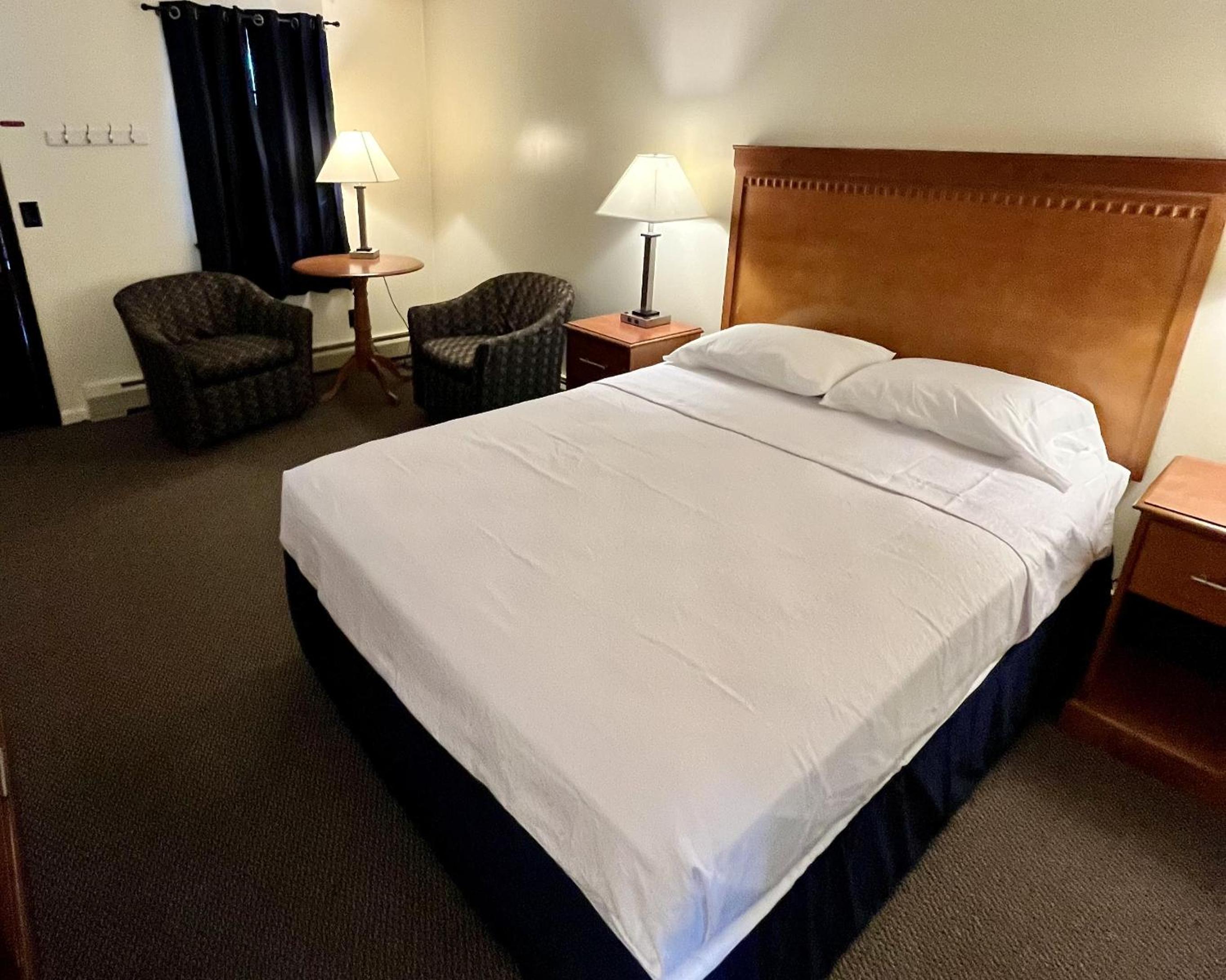 Standard Queen Room photo 1