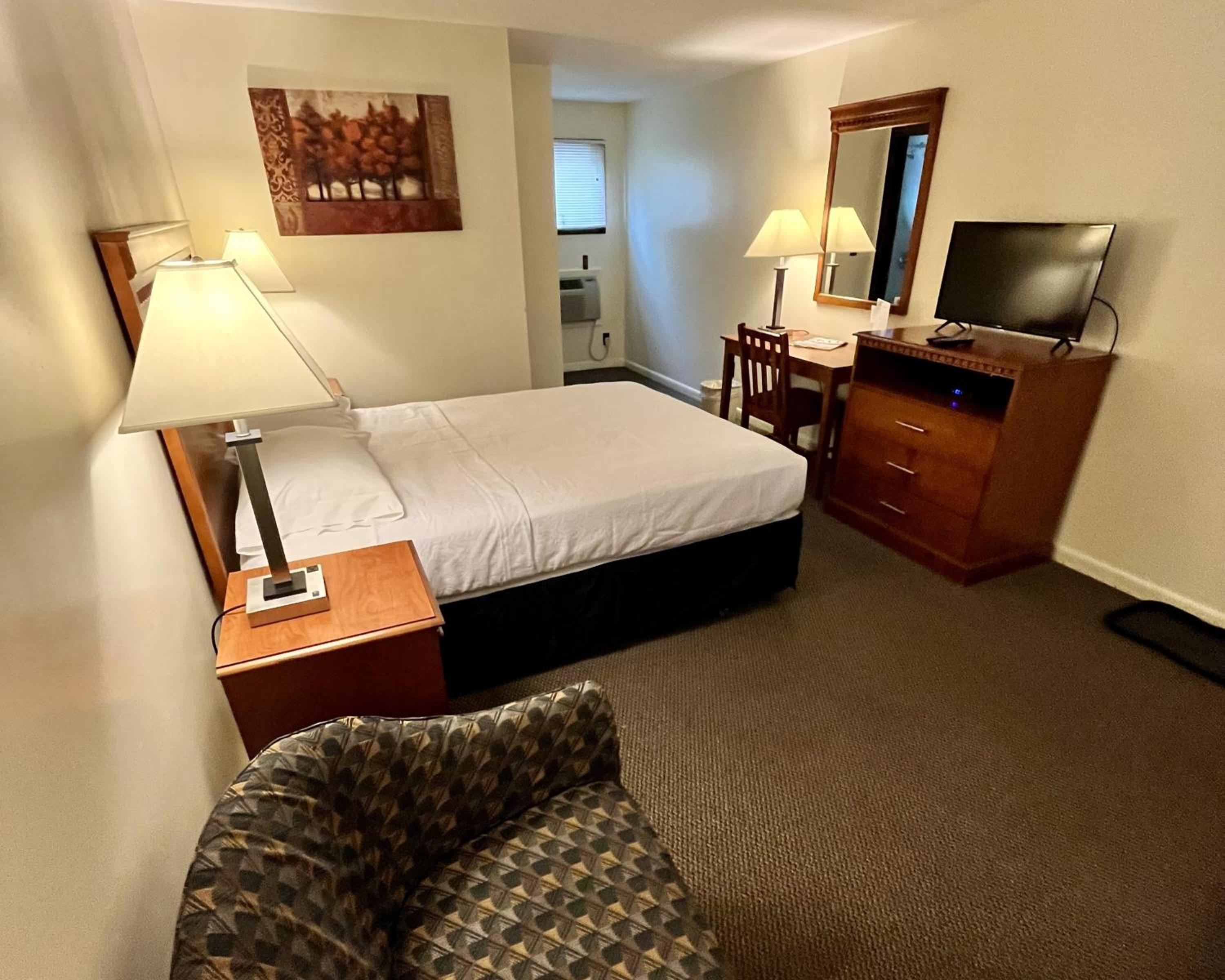 Standard Queen Room photo 2