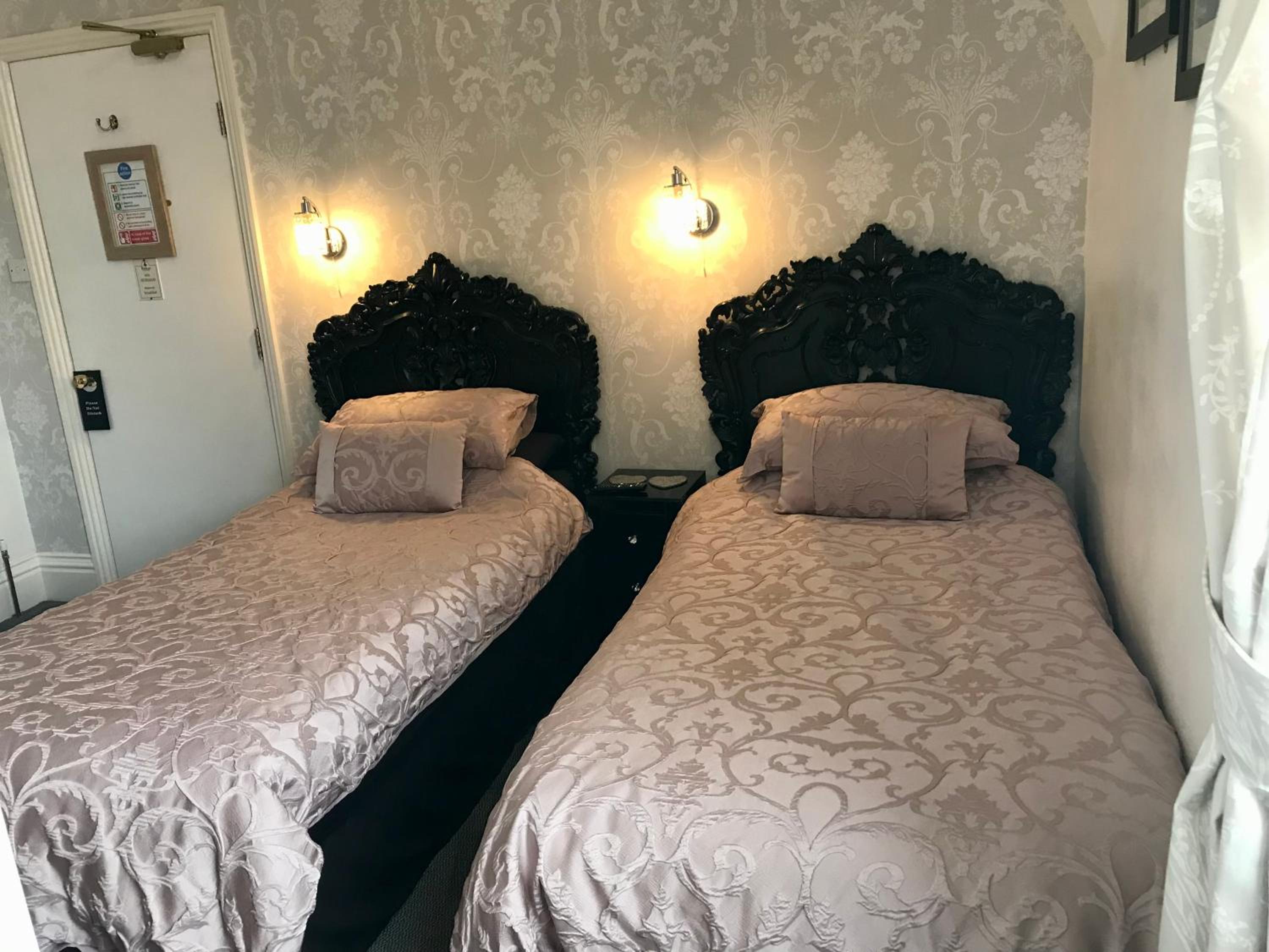 Twin Room with View