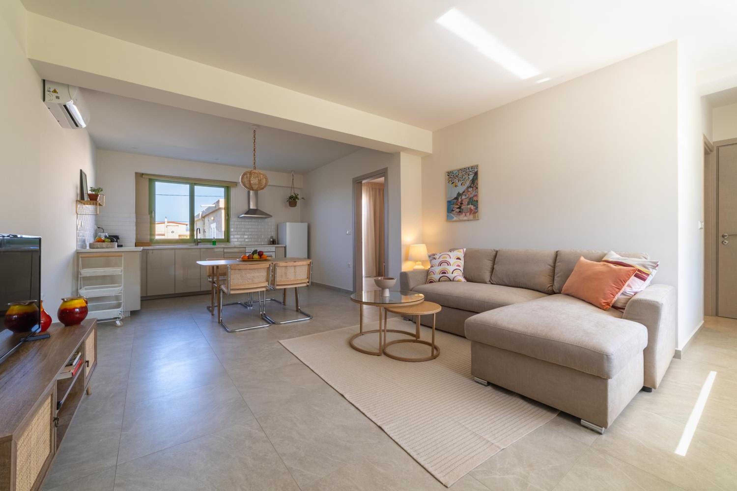 Deluxe One-Bedroom Apartment