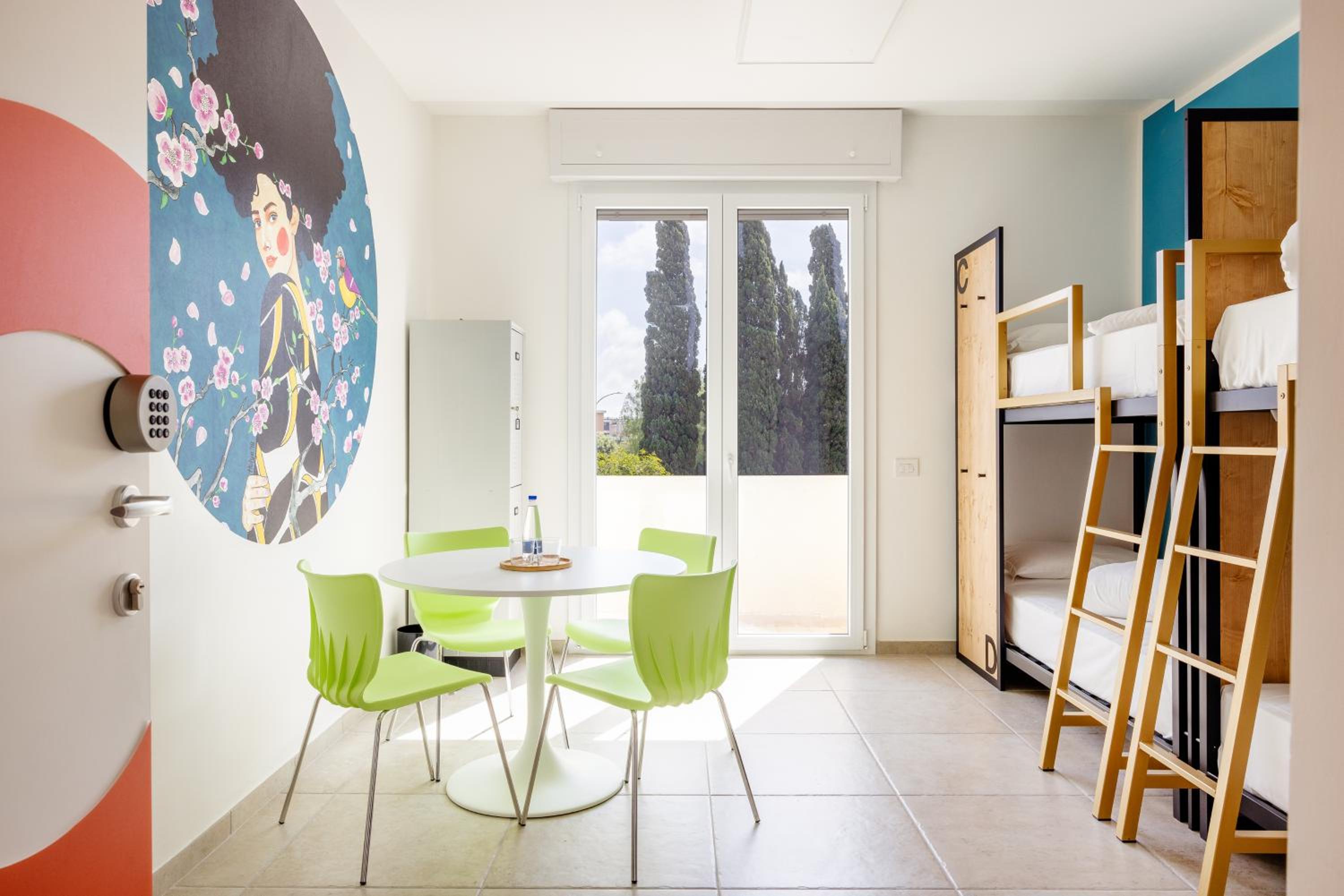 4-Bed Mixed Dormitory Room photo 2