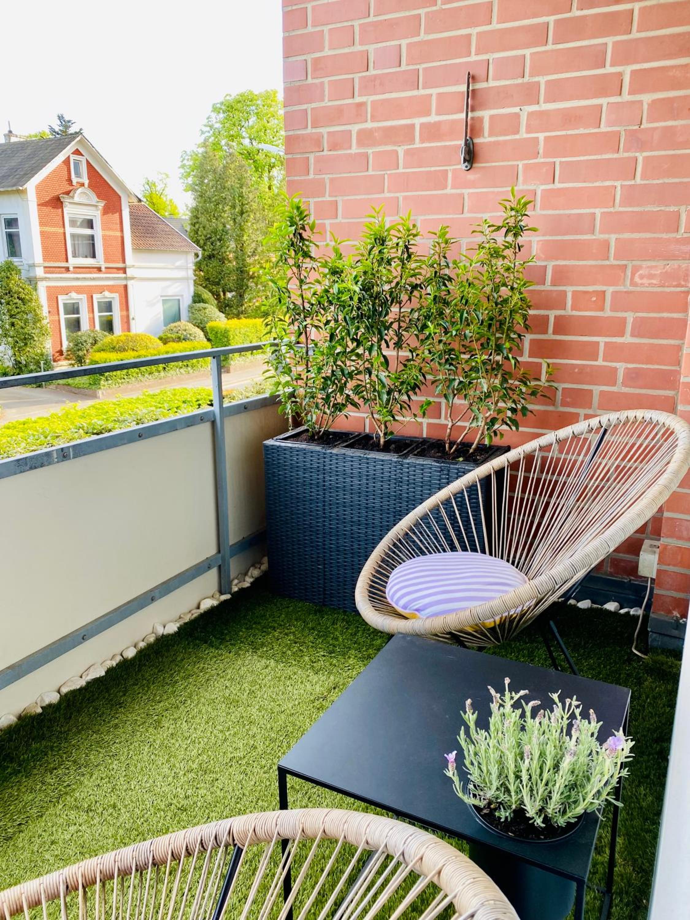 Apartment with Balcony - Photo 13