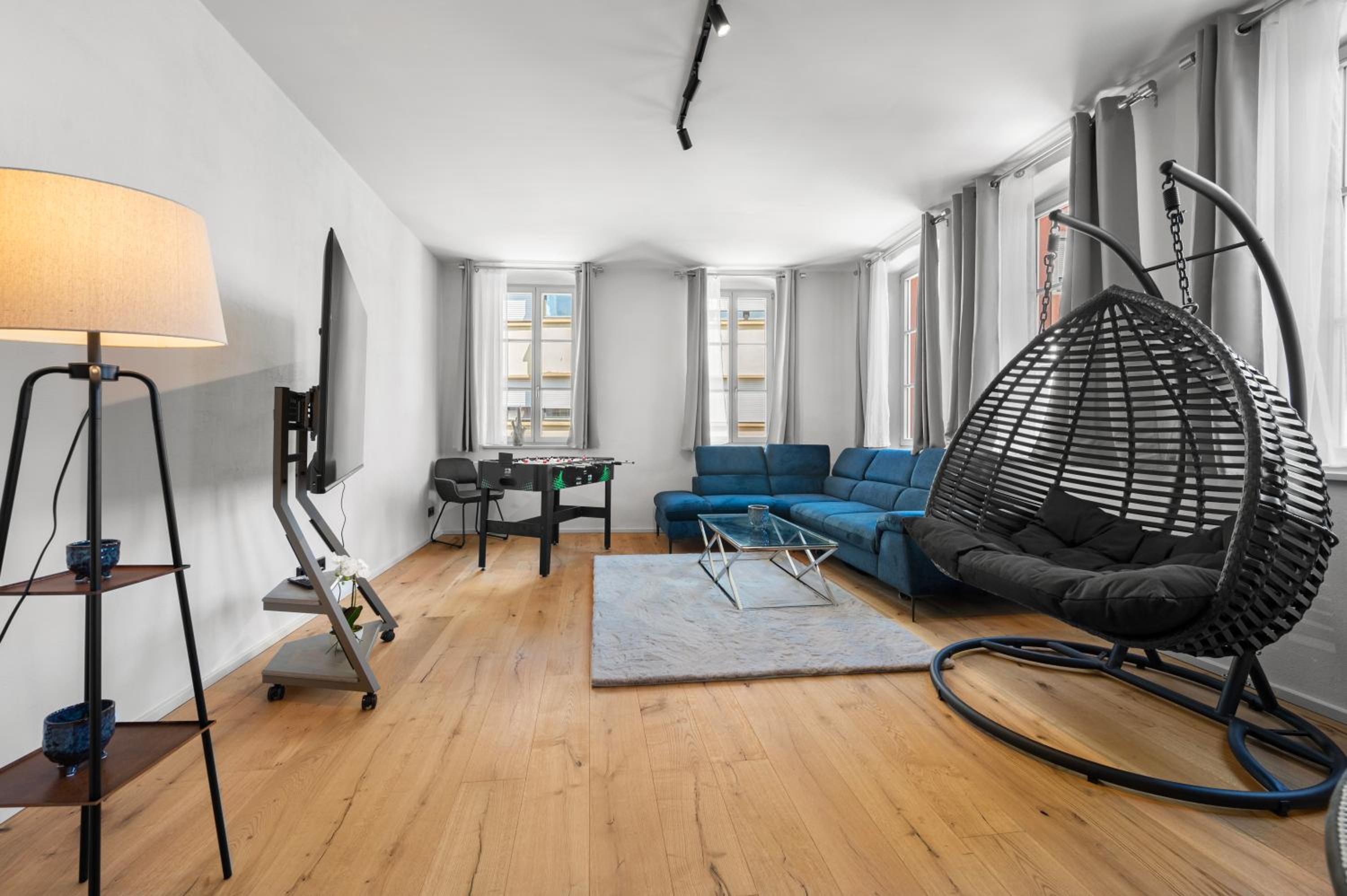 Two-Bedroom Apartment with Balcony and Terrace photo 2