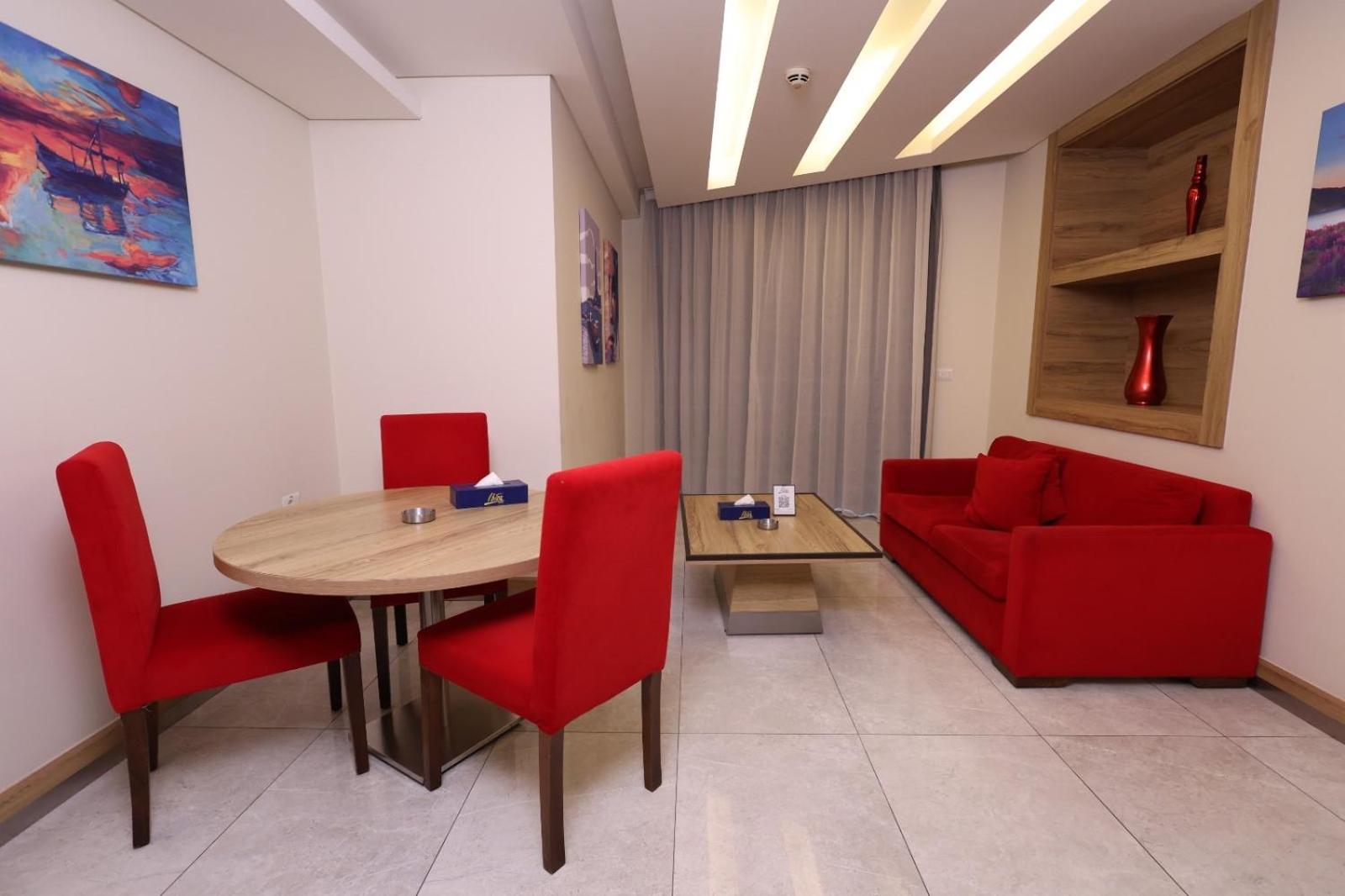 Executive Suite - Photo 12