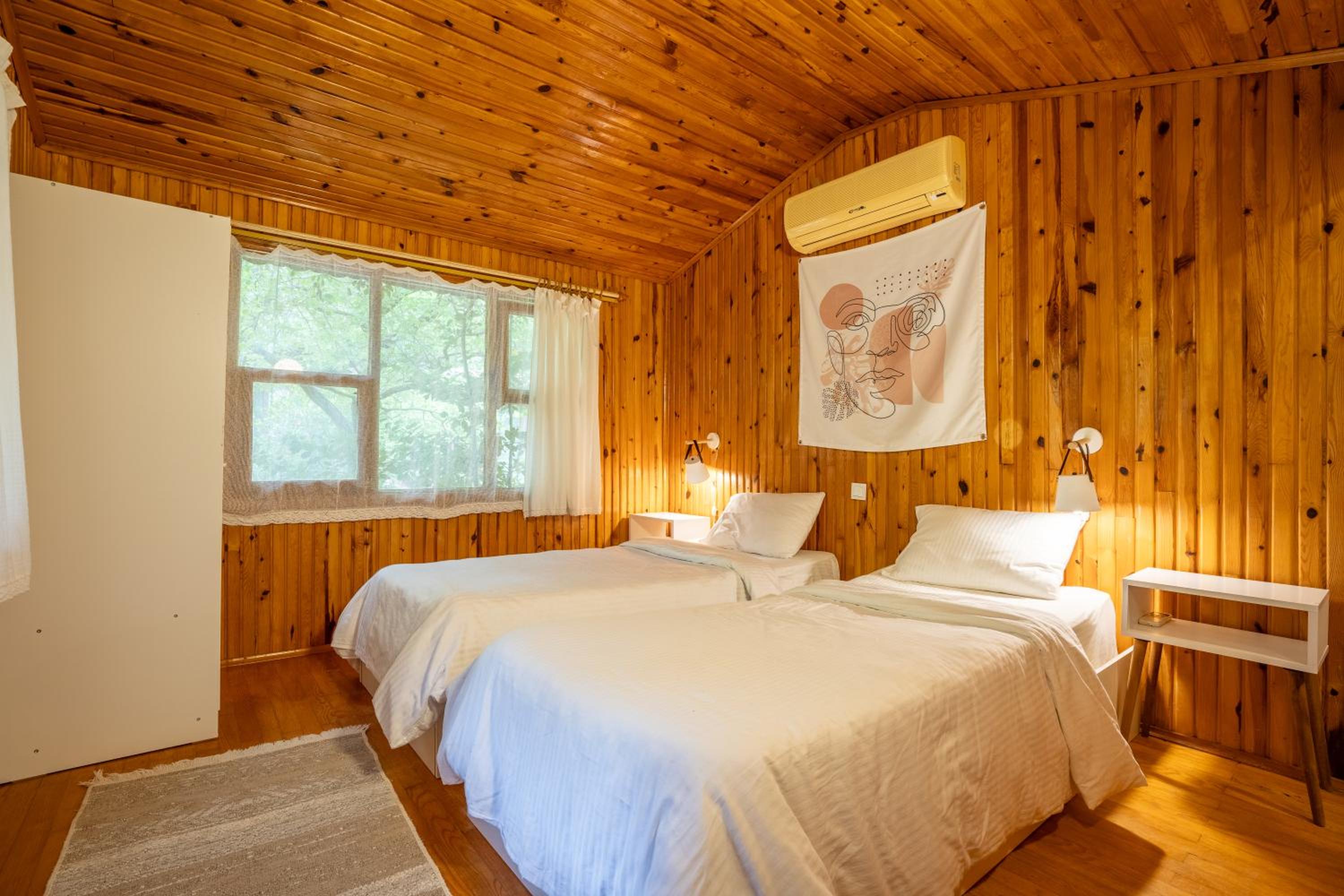 Standard Quadruple Room - Photo 1