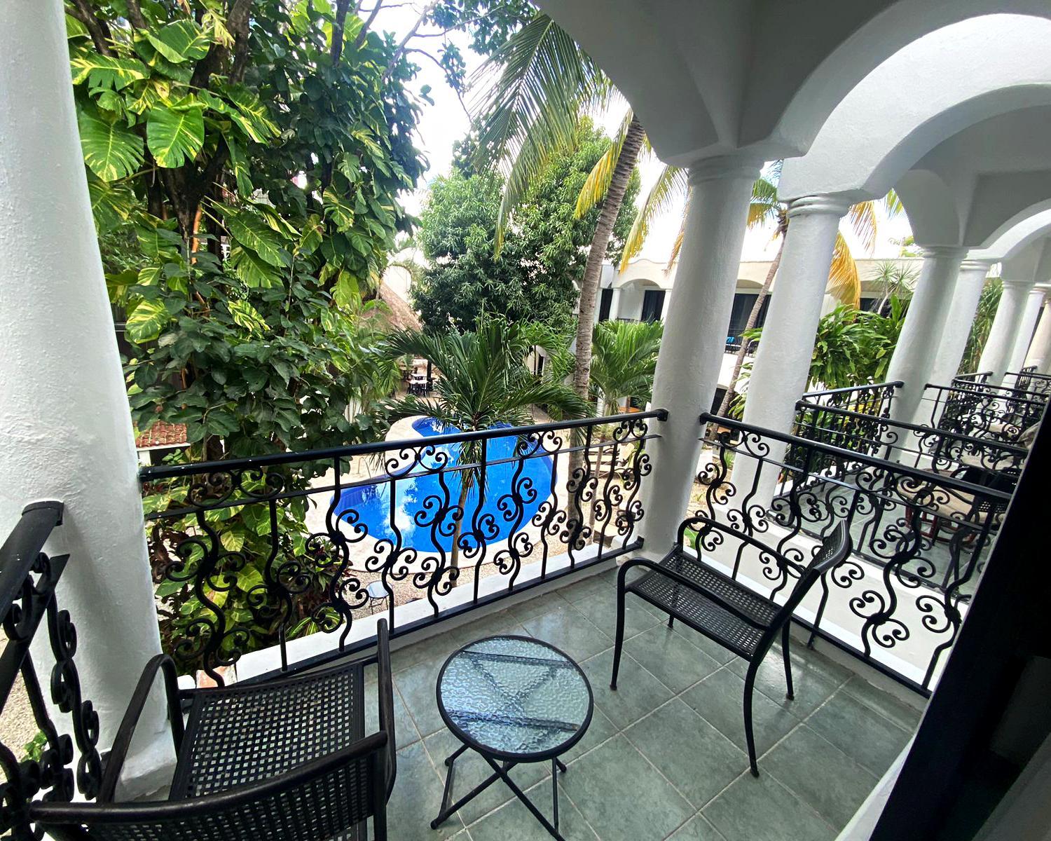 Double Room with Balcony - Photo 3
