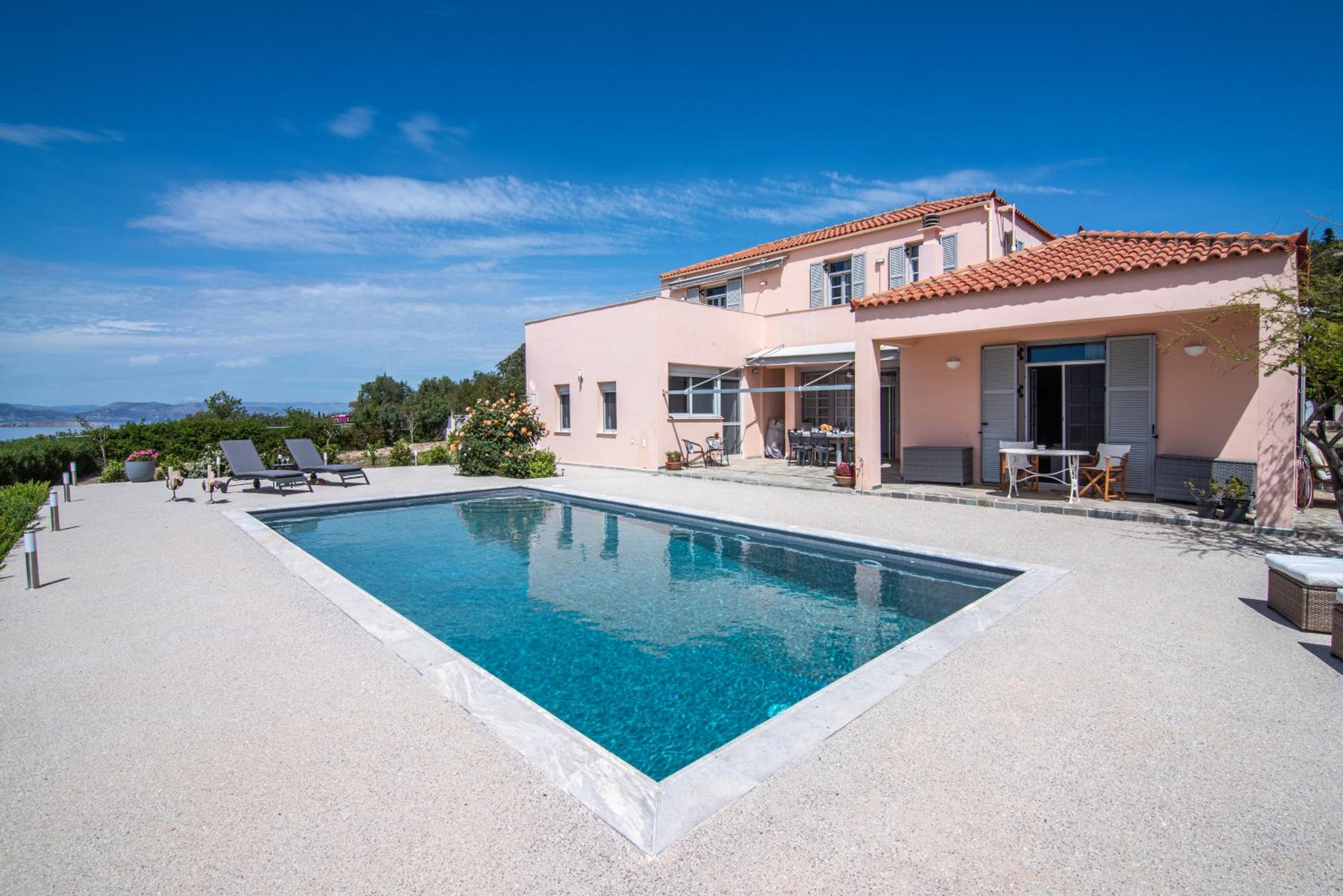 Villa photo 3