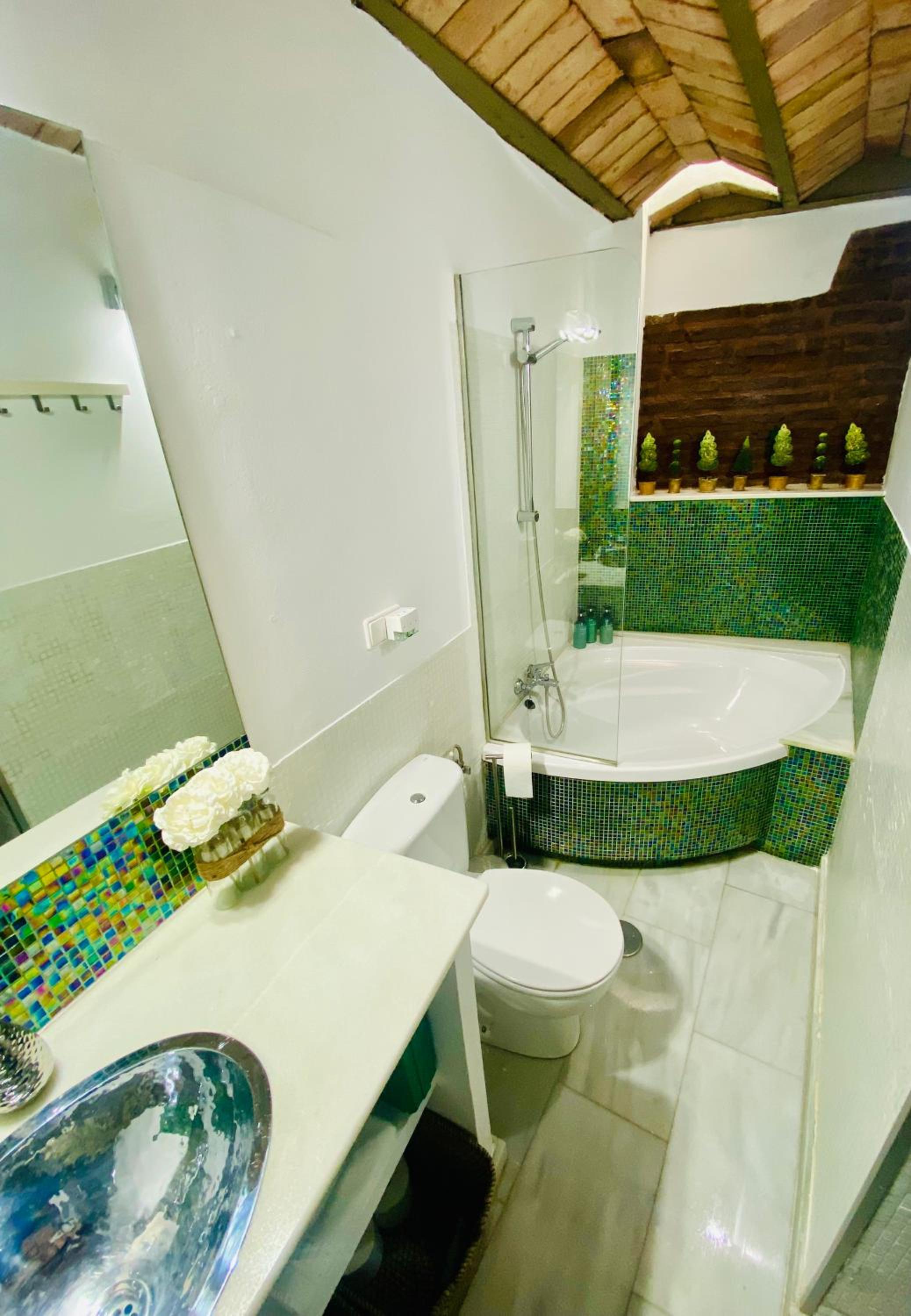 Two-Bedroom House - Photo 7