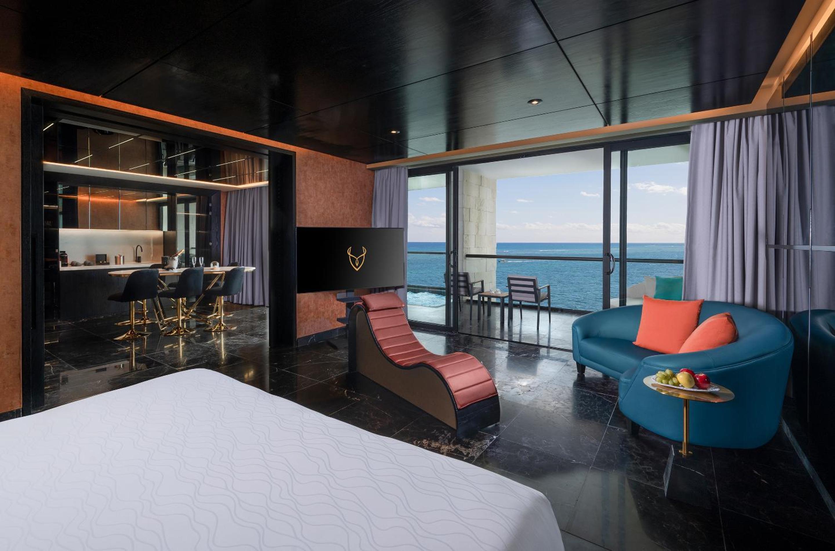 Diamond Ocean View Jacuzzi Suite – The Eden Section