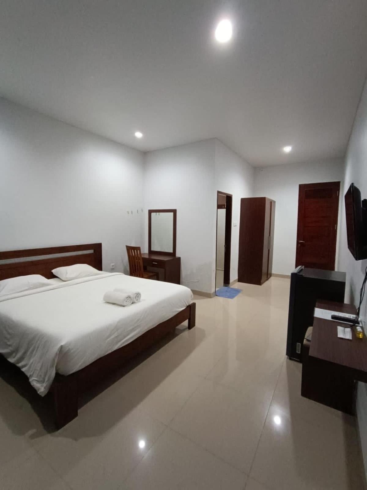 Queen Room photo 1
