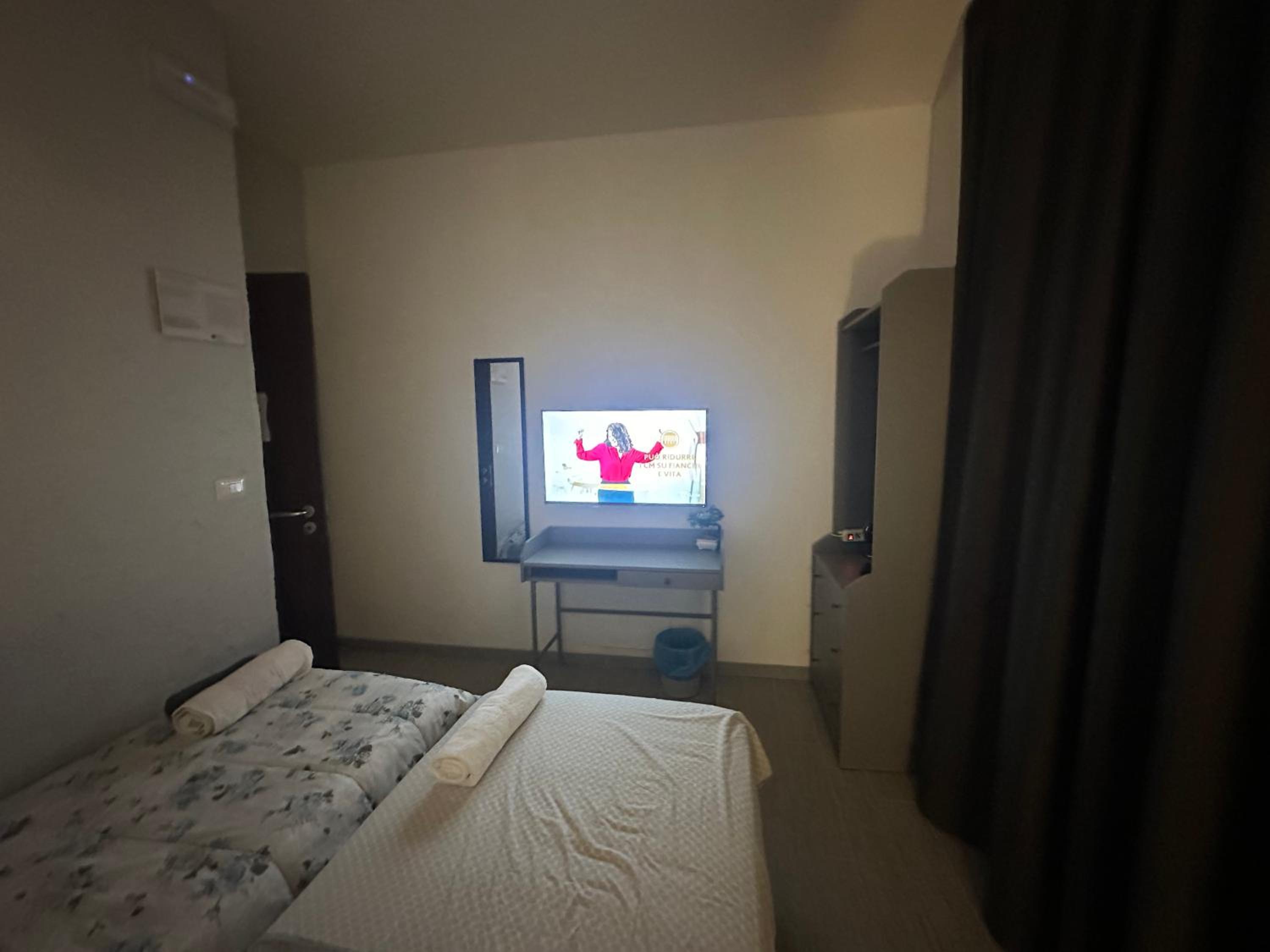Economy Twin Room photo 1