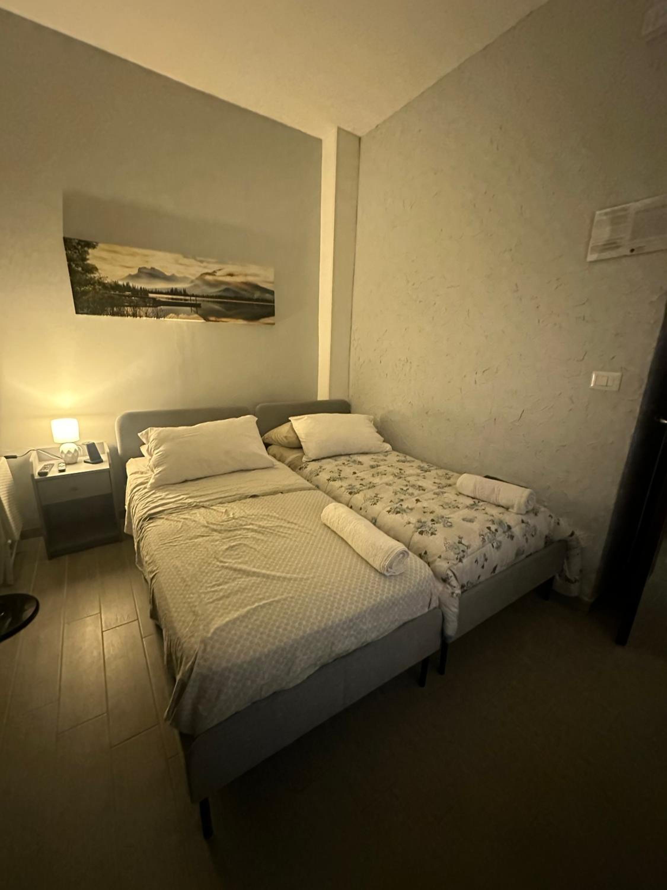 Economy Twin Room photo 3