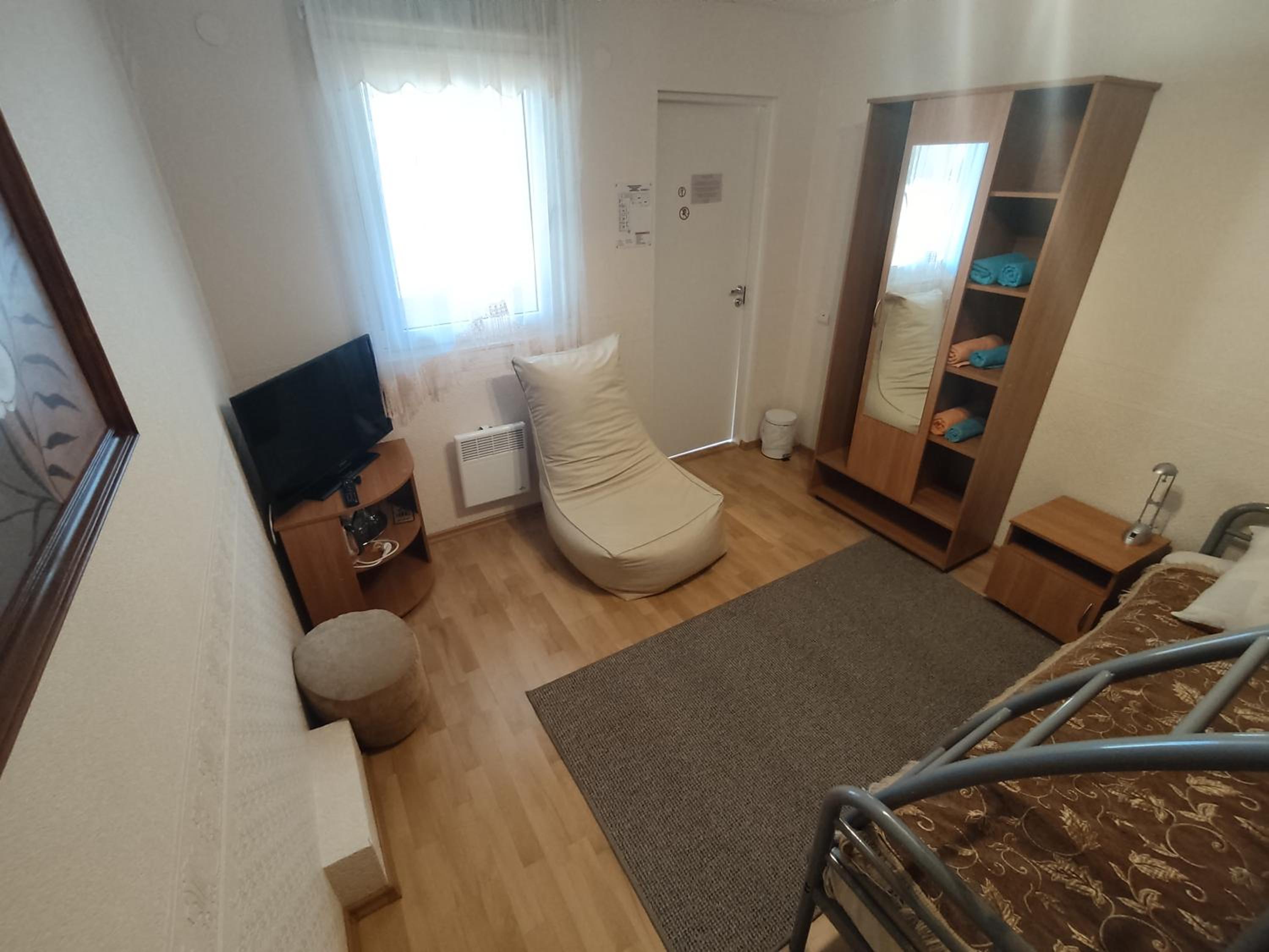 Triple Room with Shared Bathroom photo 3