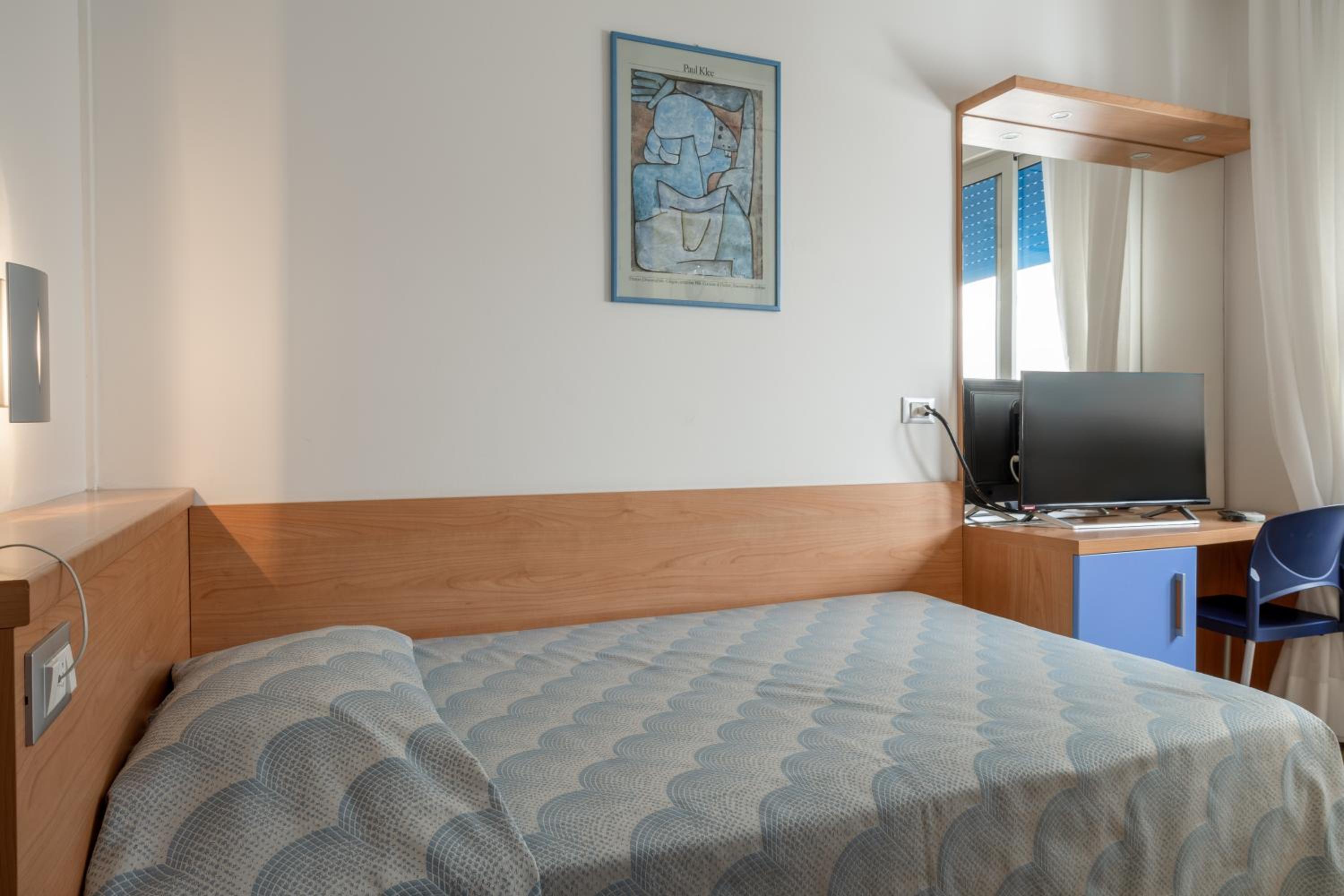 Single Room photo 3