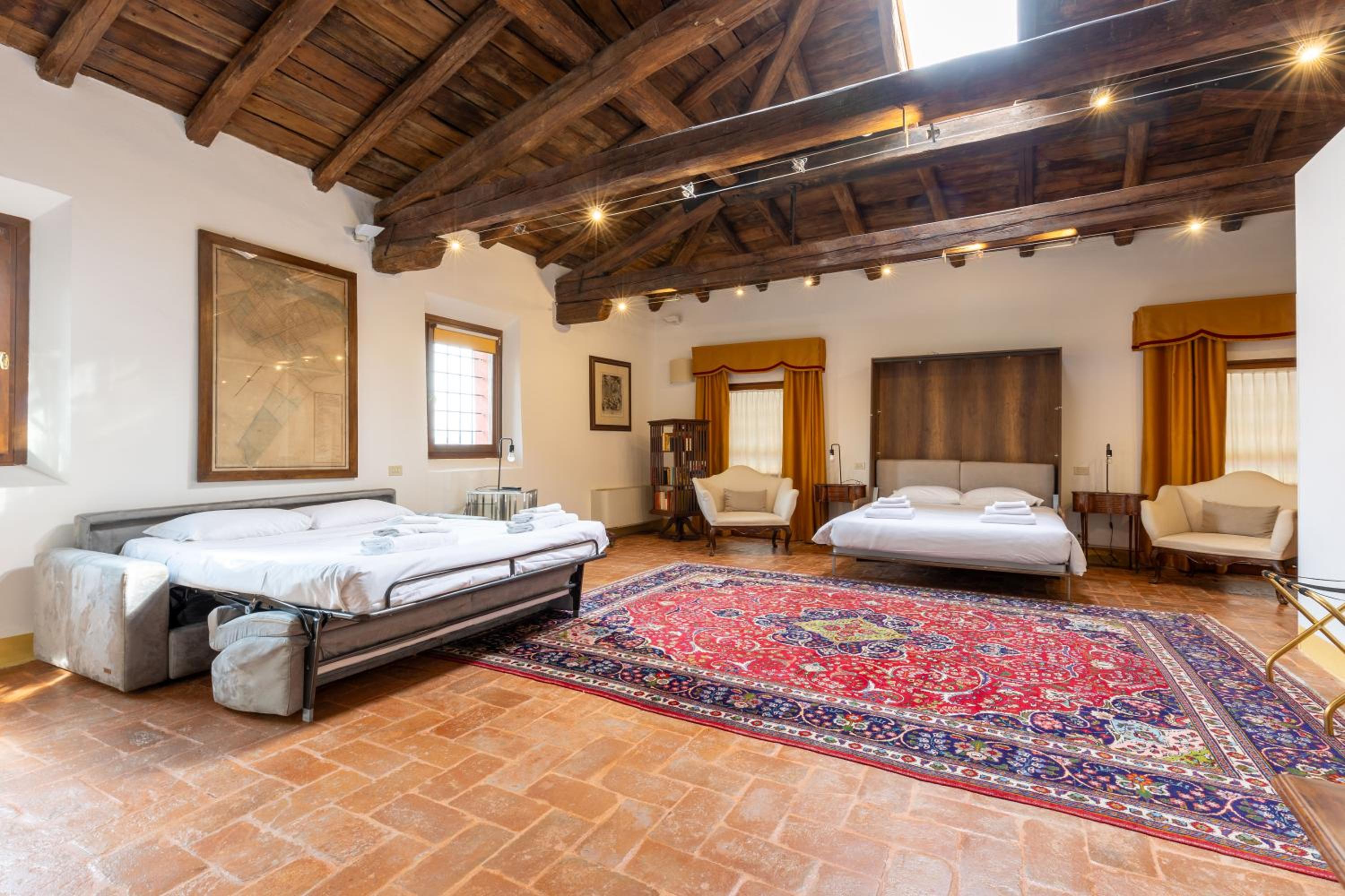 Executive Suite - Photo 10