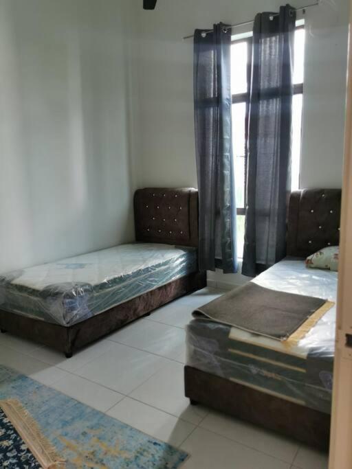 Four-Bedroom House photo 3