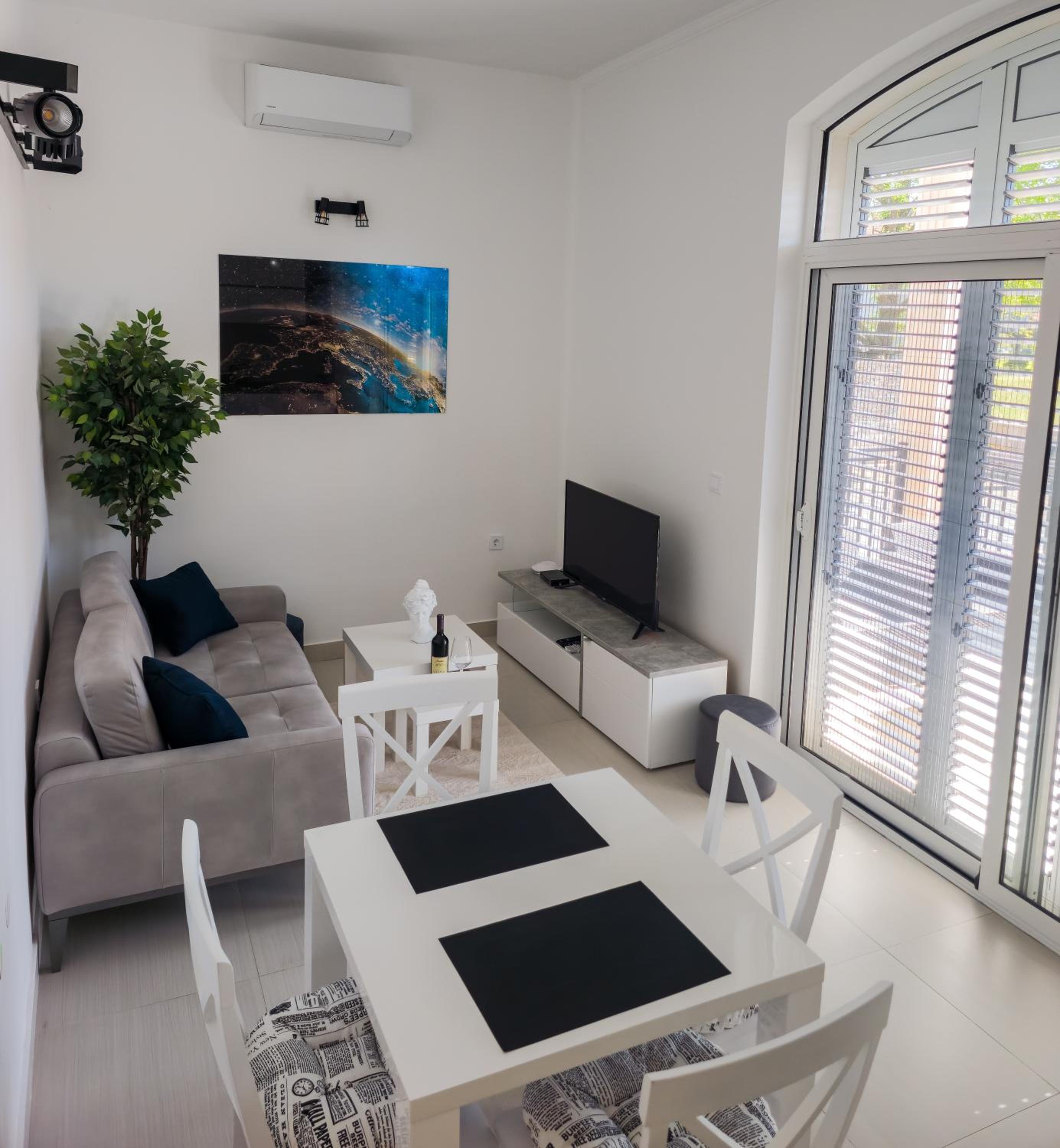 Apartment with Balcony